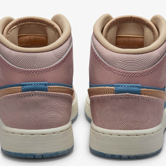 Air Jordan 1 Mid Sneaker School image number 9 Air Jordan 1 Mid Sneaker School image number 9
