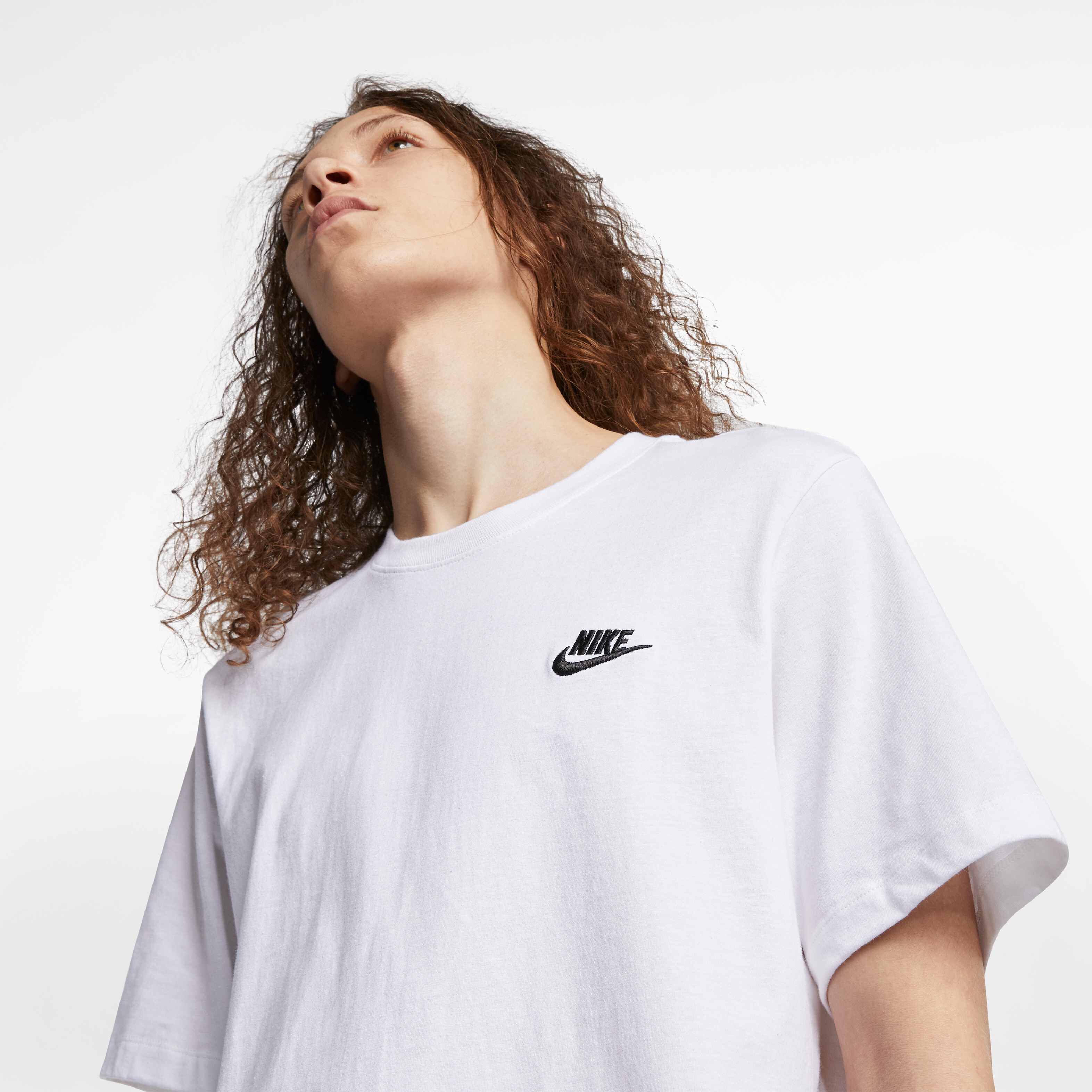 Nike Sportswear Club image number 2