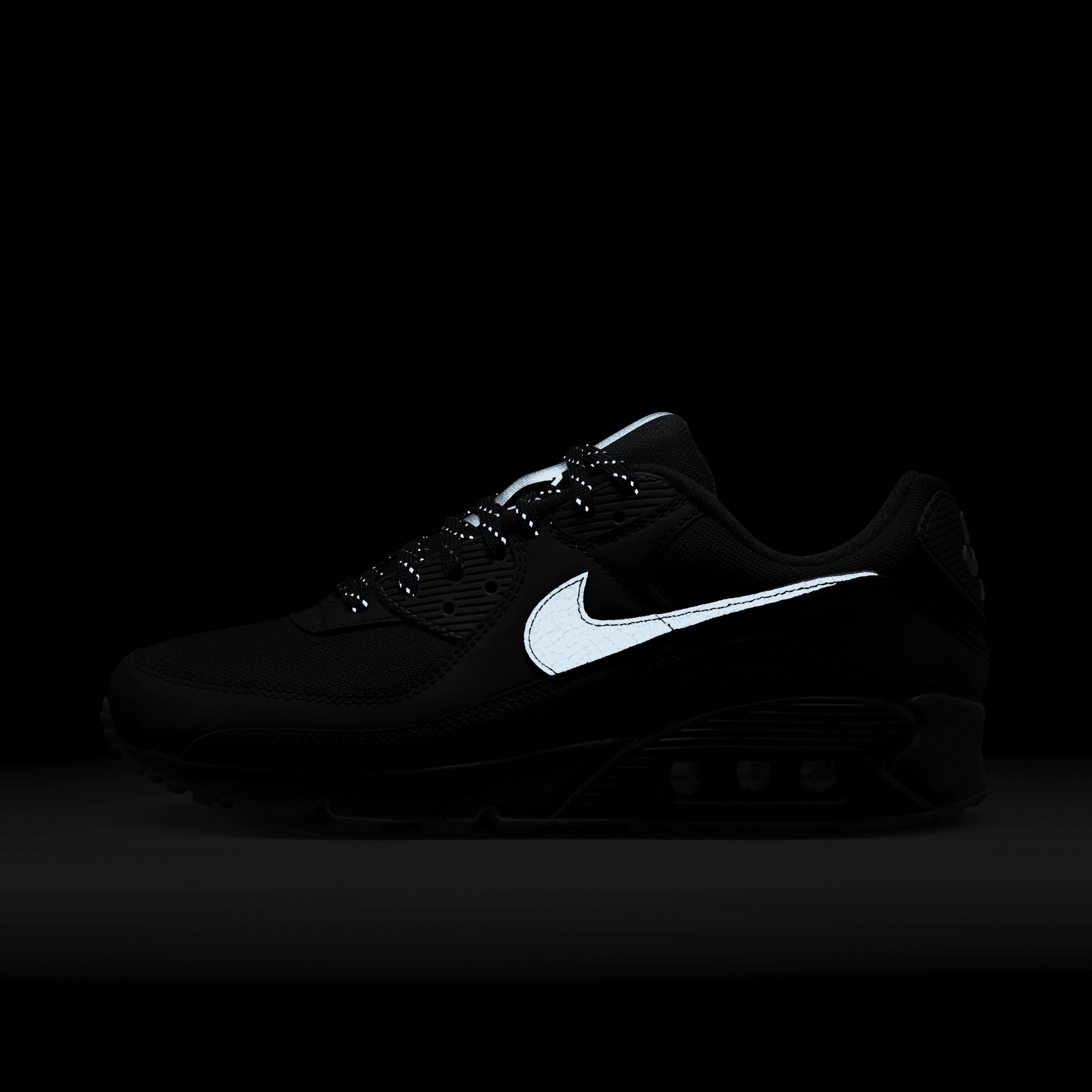 Nike air max black white swoosh hot sale