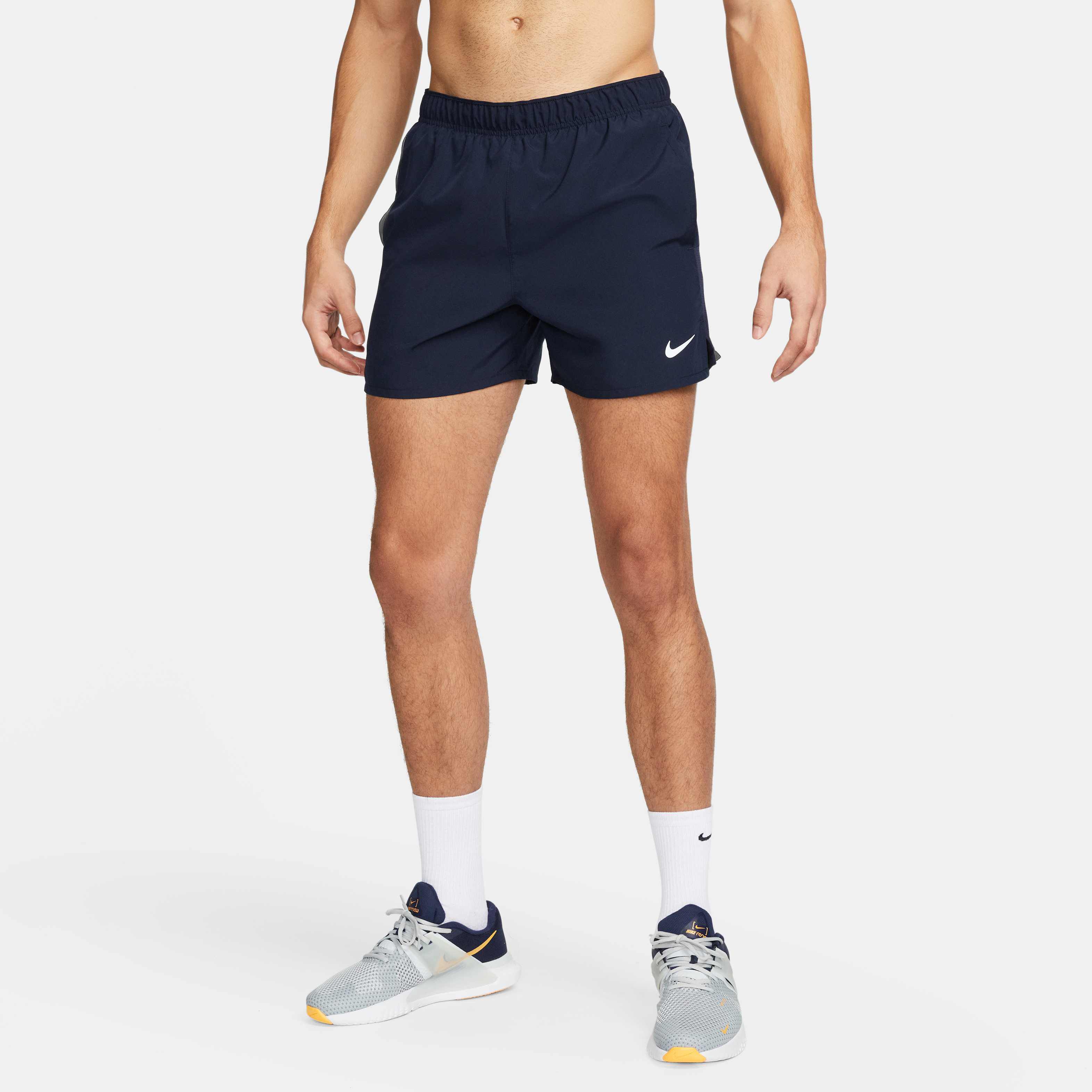 short challenger nike