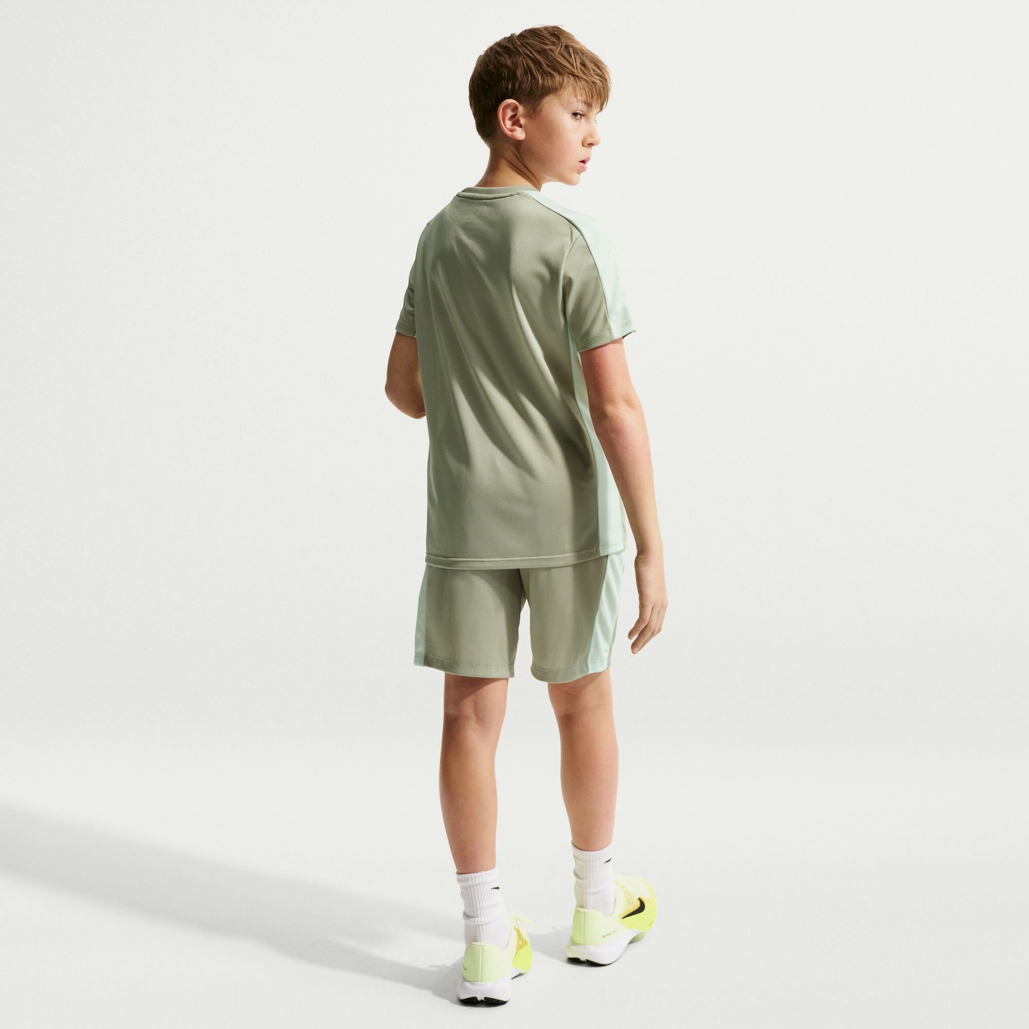 Nike Trophy23 image number 1