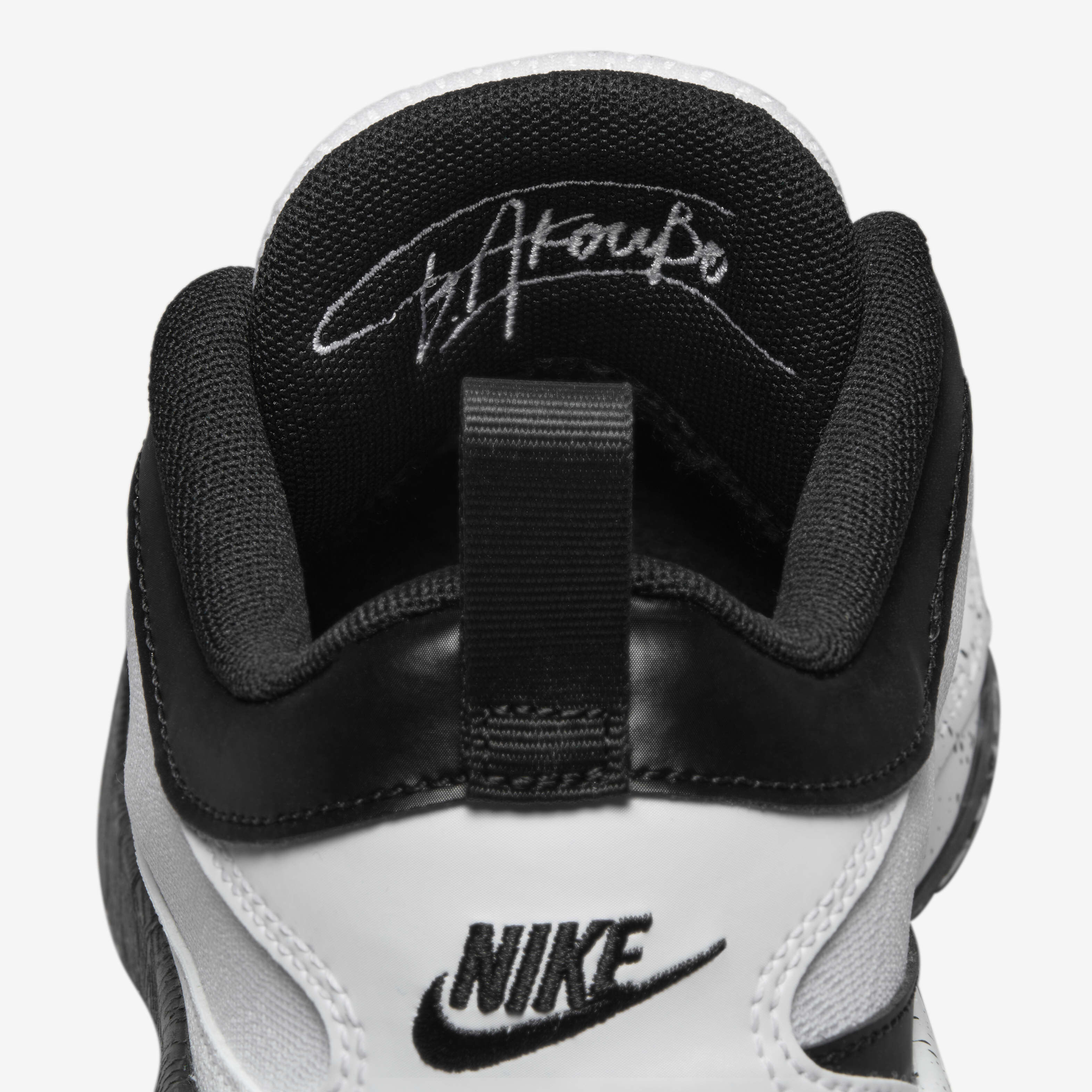 Nike air basketball shoes 1995 2025