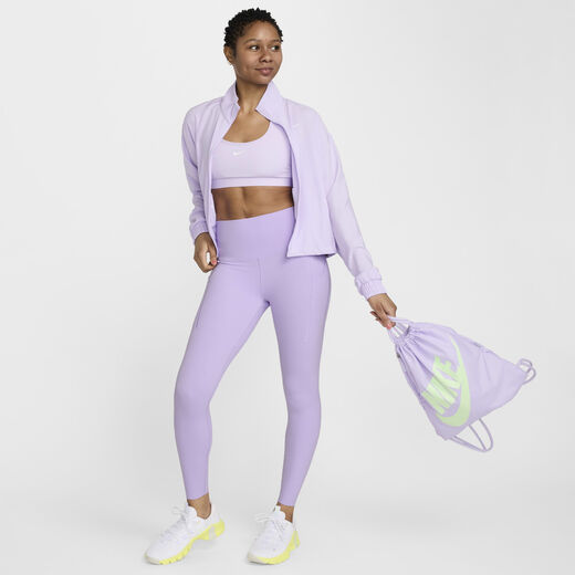 نايكي يونيفيرسا نايكي يونيفيرسا