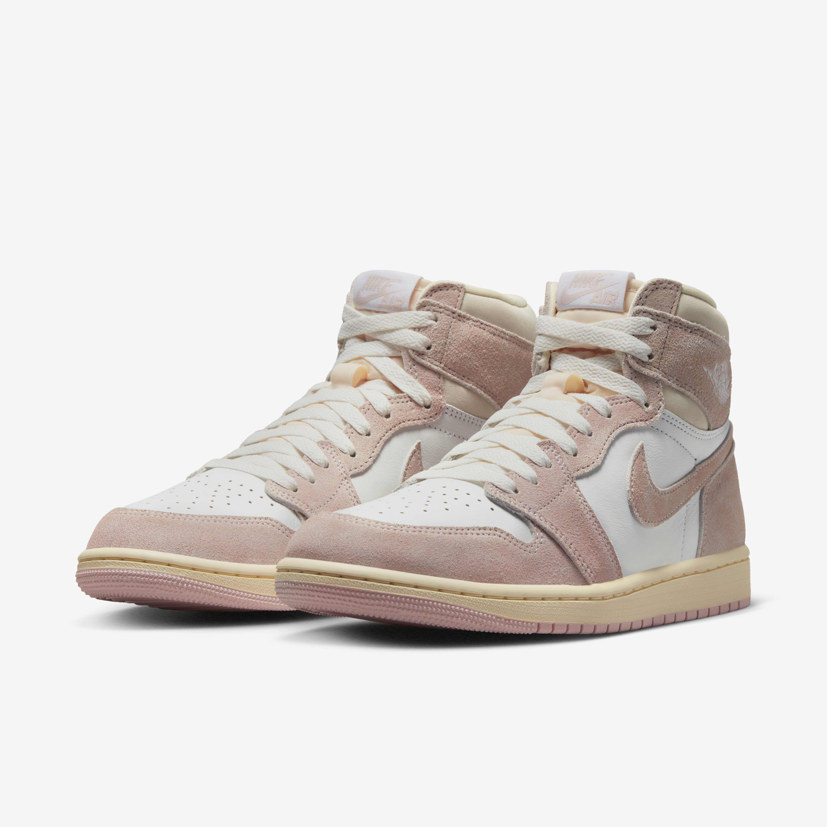 Air Jordan 1 Retro High OG 'Latte' image number 4