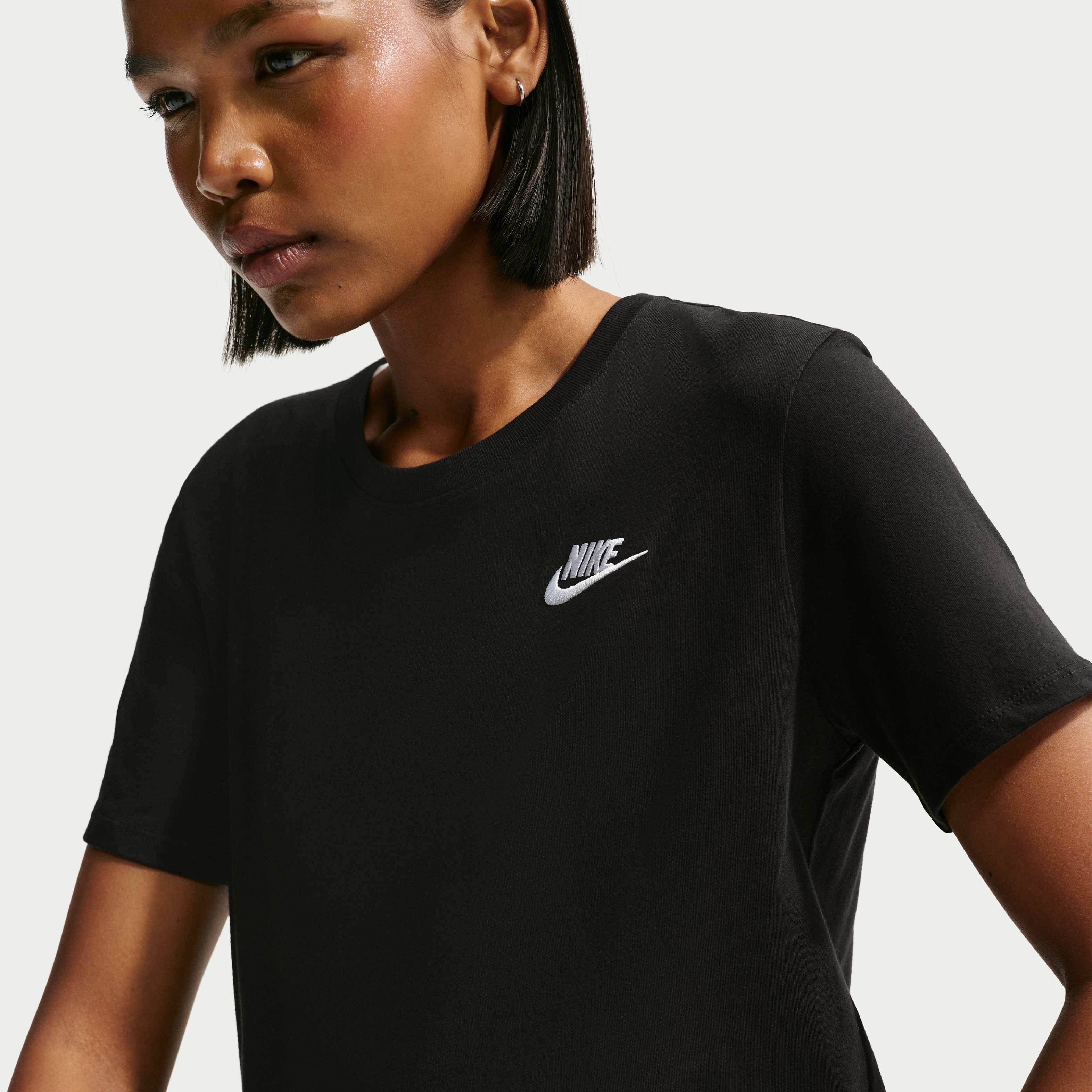Nike Sportswear Club Essentials image number 2