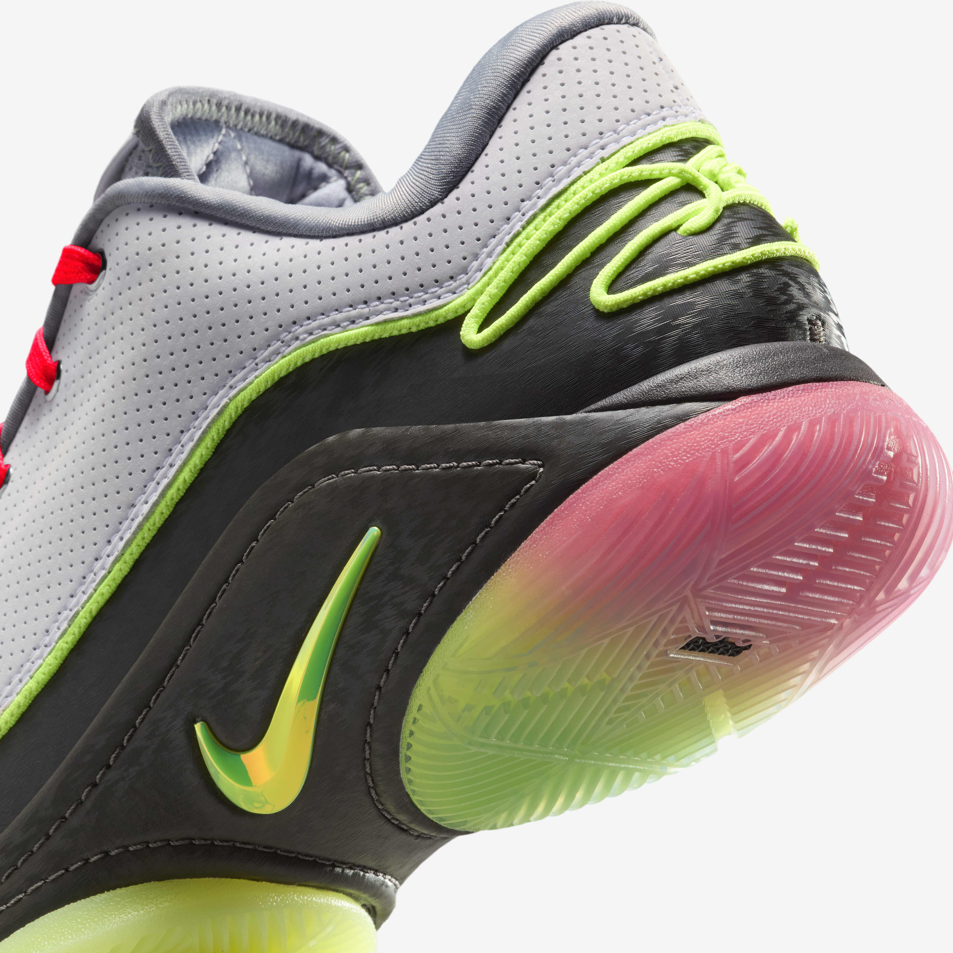 ليبرون XXII 'تانل فيجن' image number 7