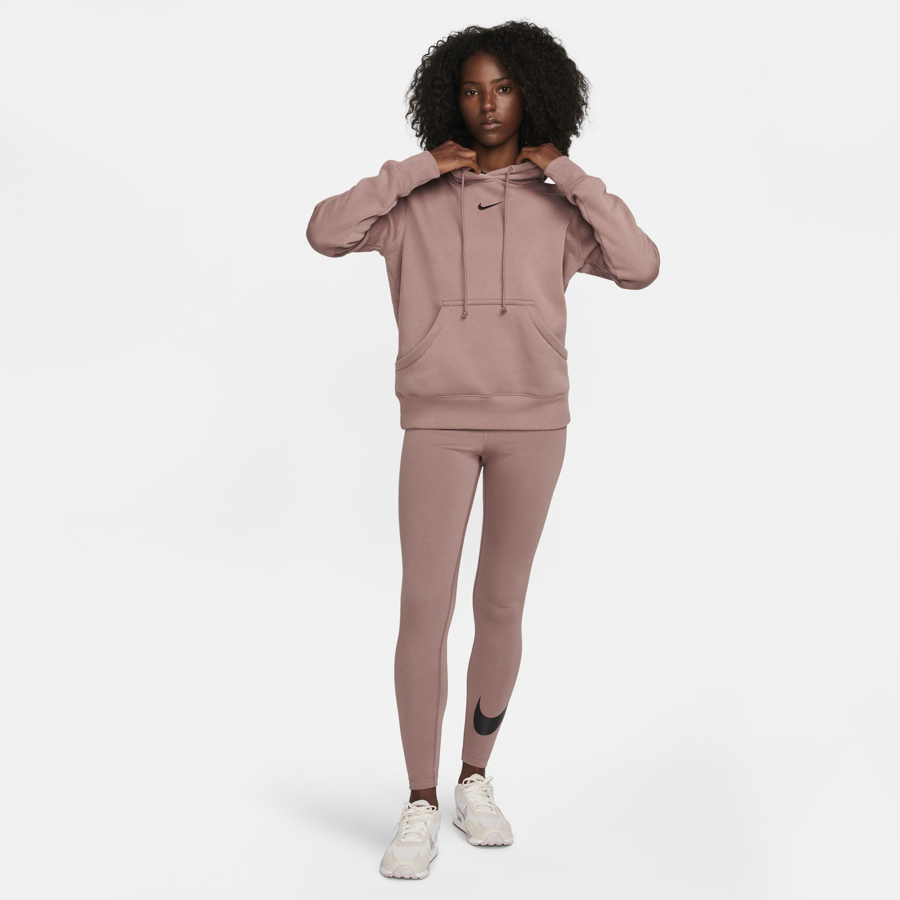 نايكي سبورتسوير كلاسيكس image number 3