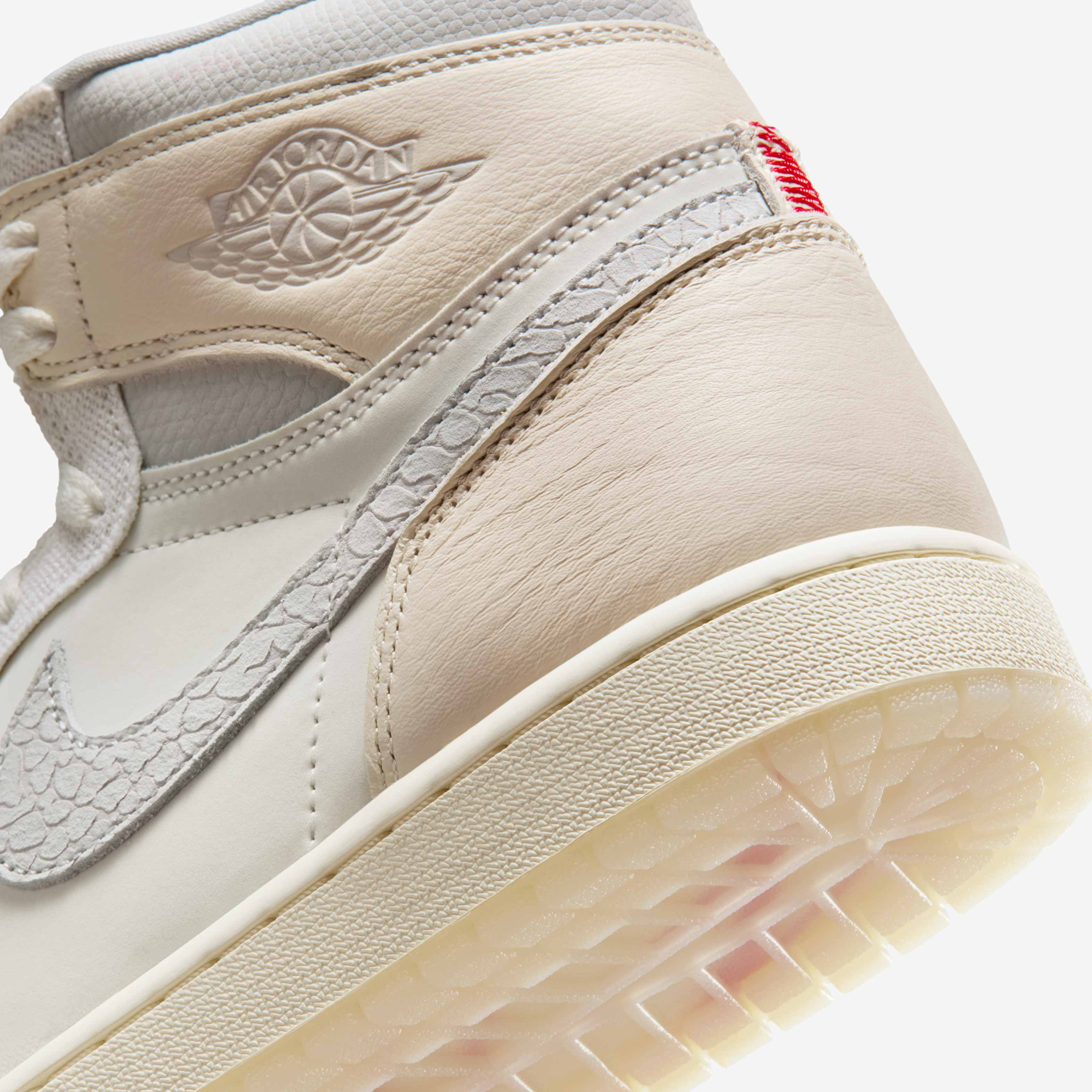 Air Jordan 1 Retro High OG image number 7