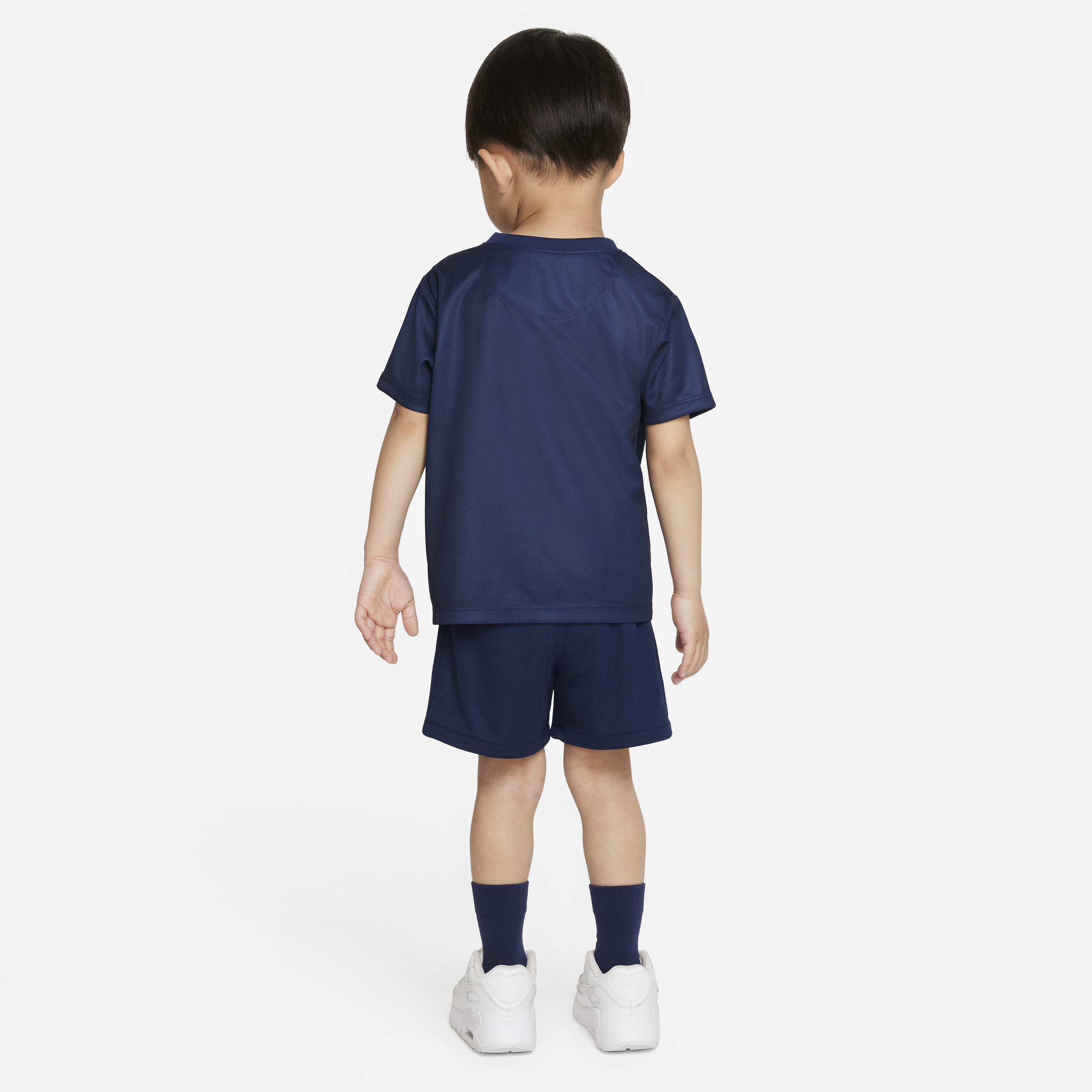 Paris Saint-Germain 2022/23 Home image number 1