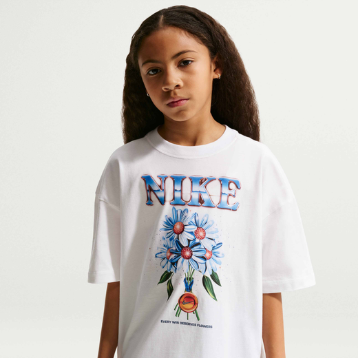 Kids' Graphic T-Shirts-Nike, Nike Sportswear, Older Kids' (Girls') Oversized T-Shirt
