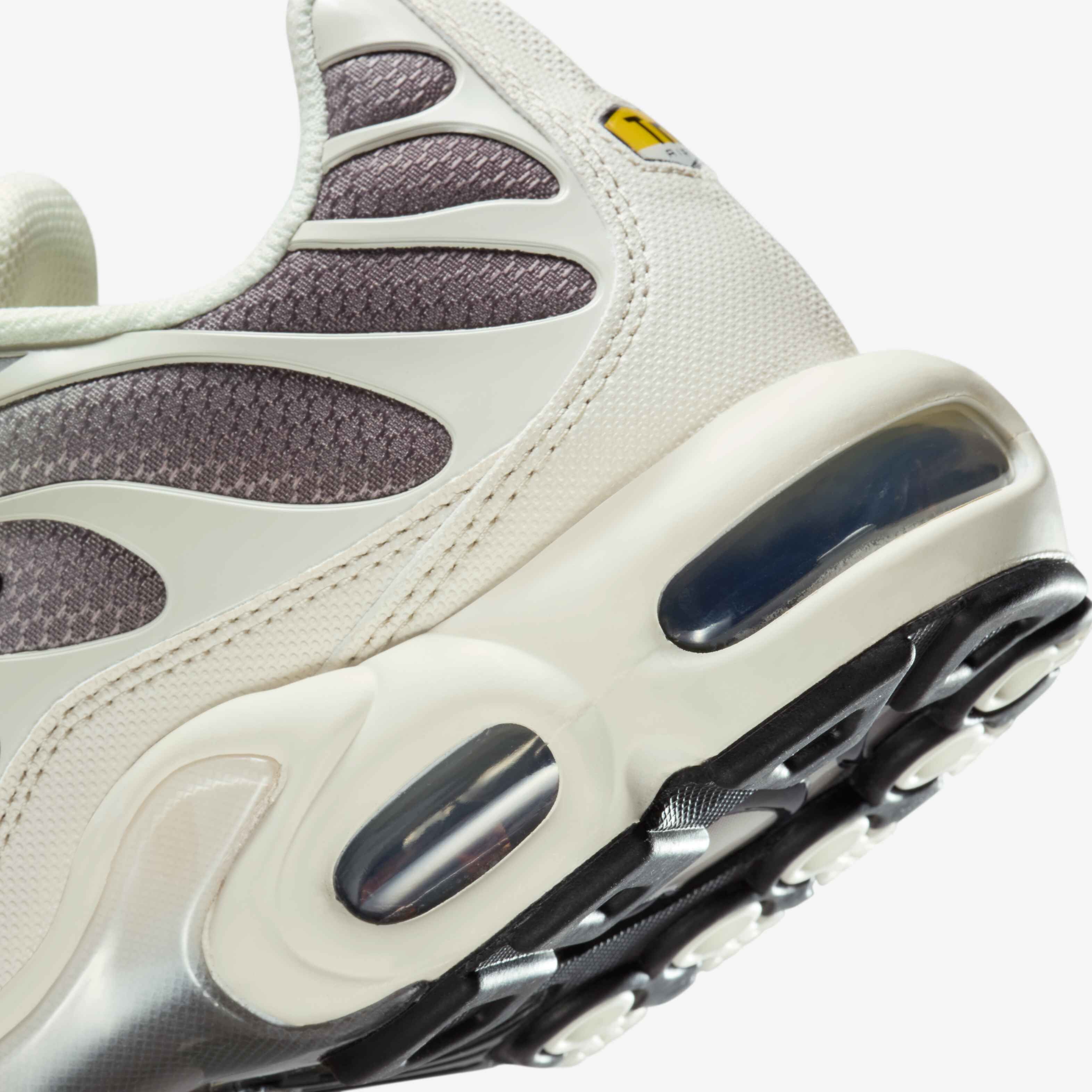 Nike Air Max Plus image number 7