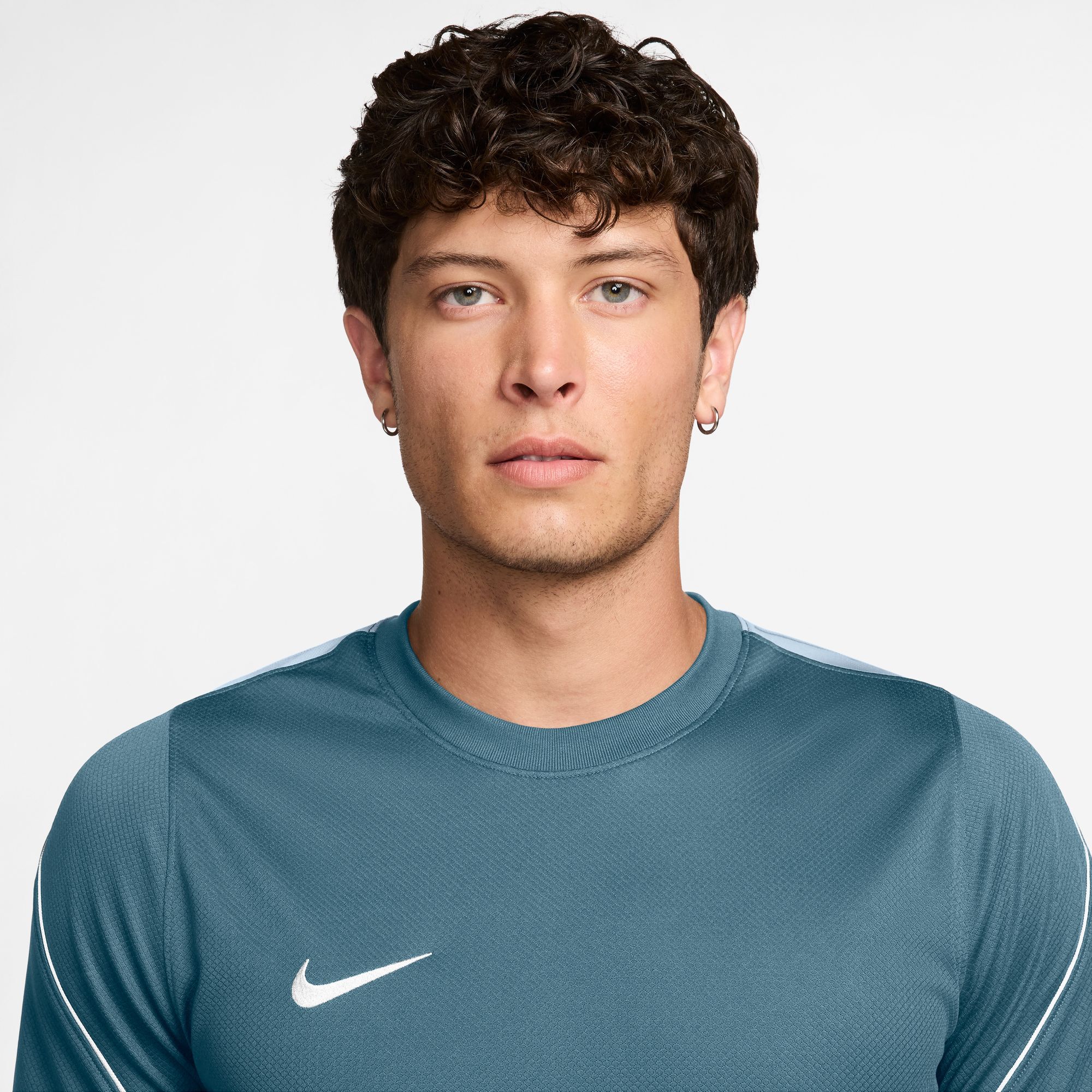 Nike Strike image number 2