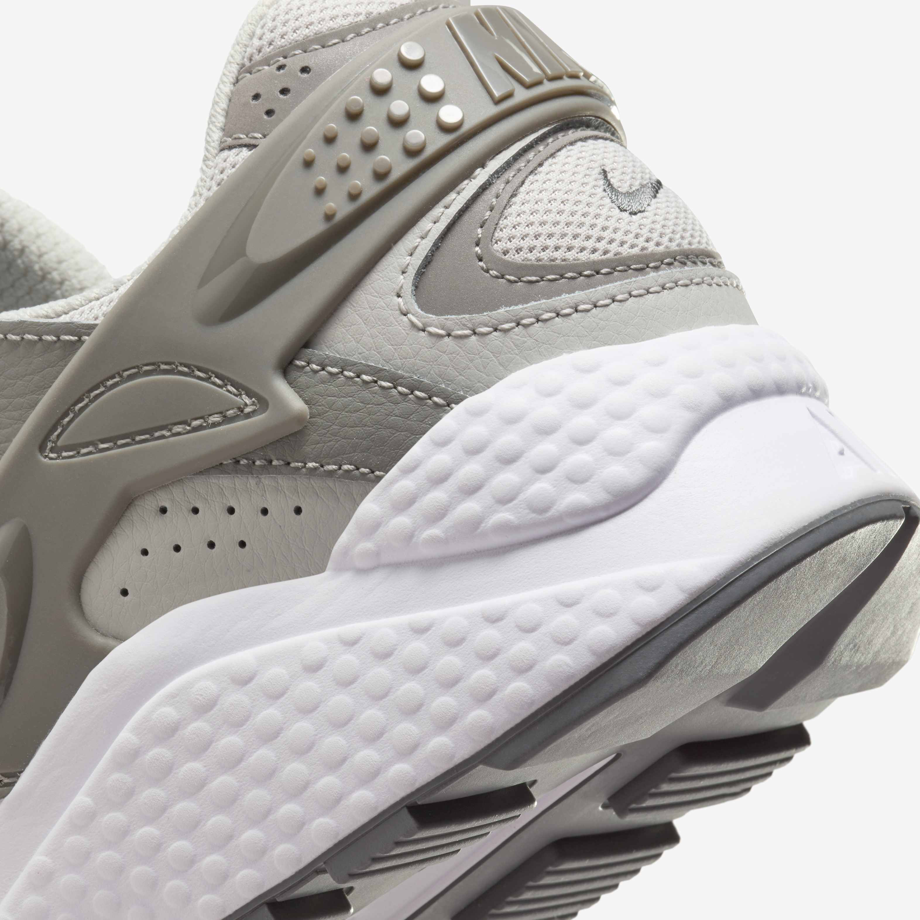 Nike Air Huarache Runner image number 8