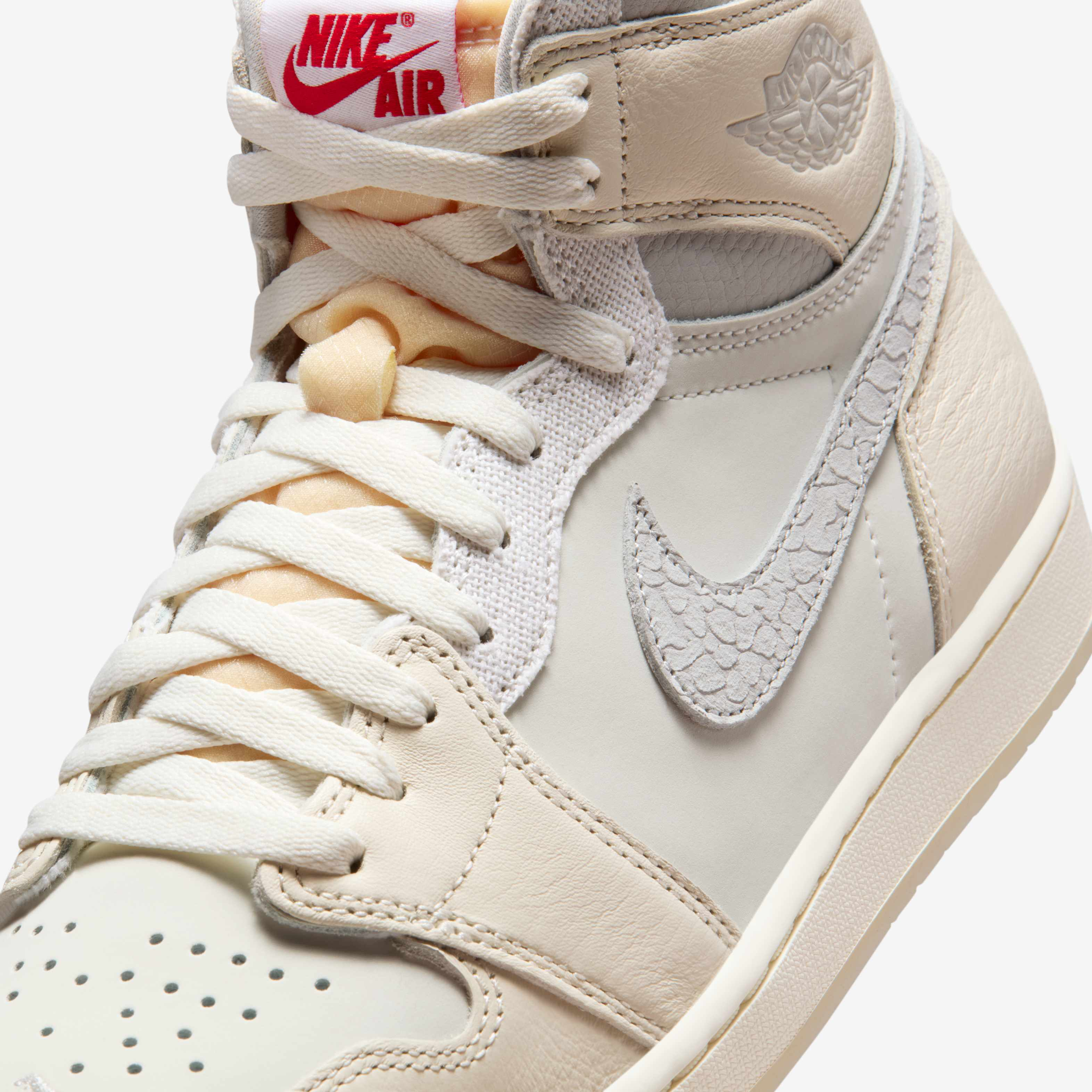 Air Jordan 1 Retro High OG image number 6