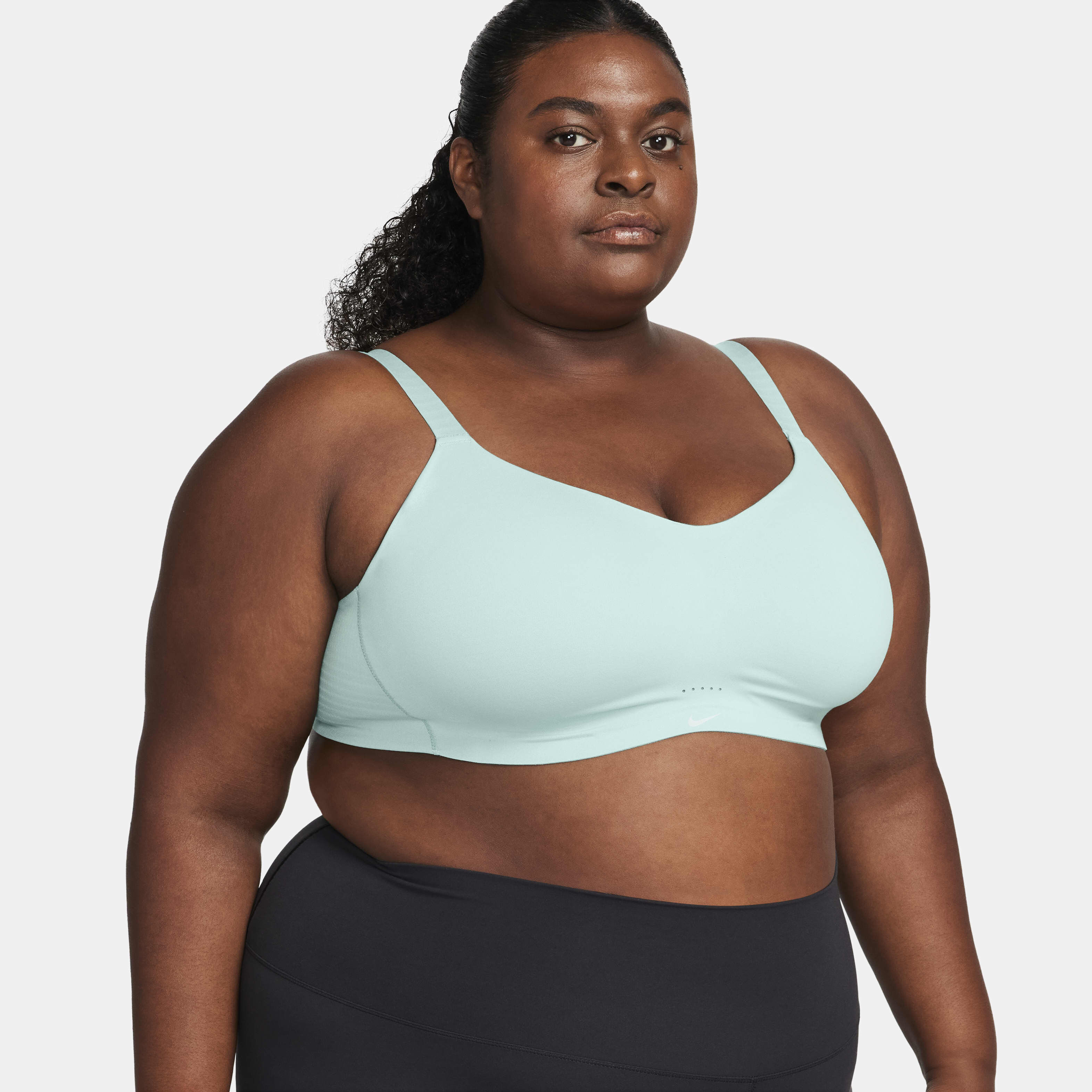 نايكي اليت مينيماليست image number 9