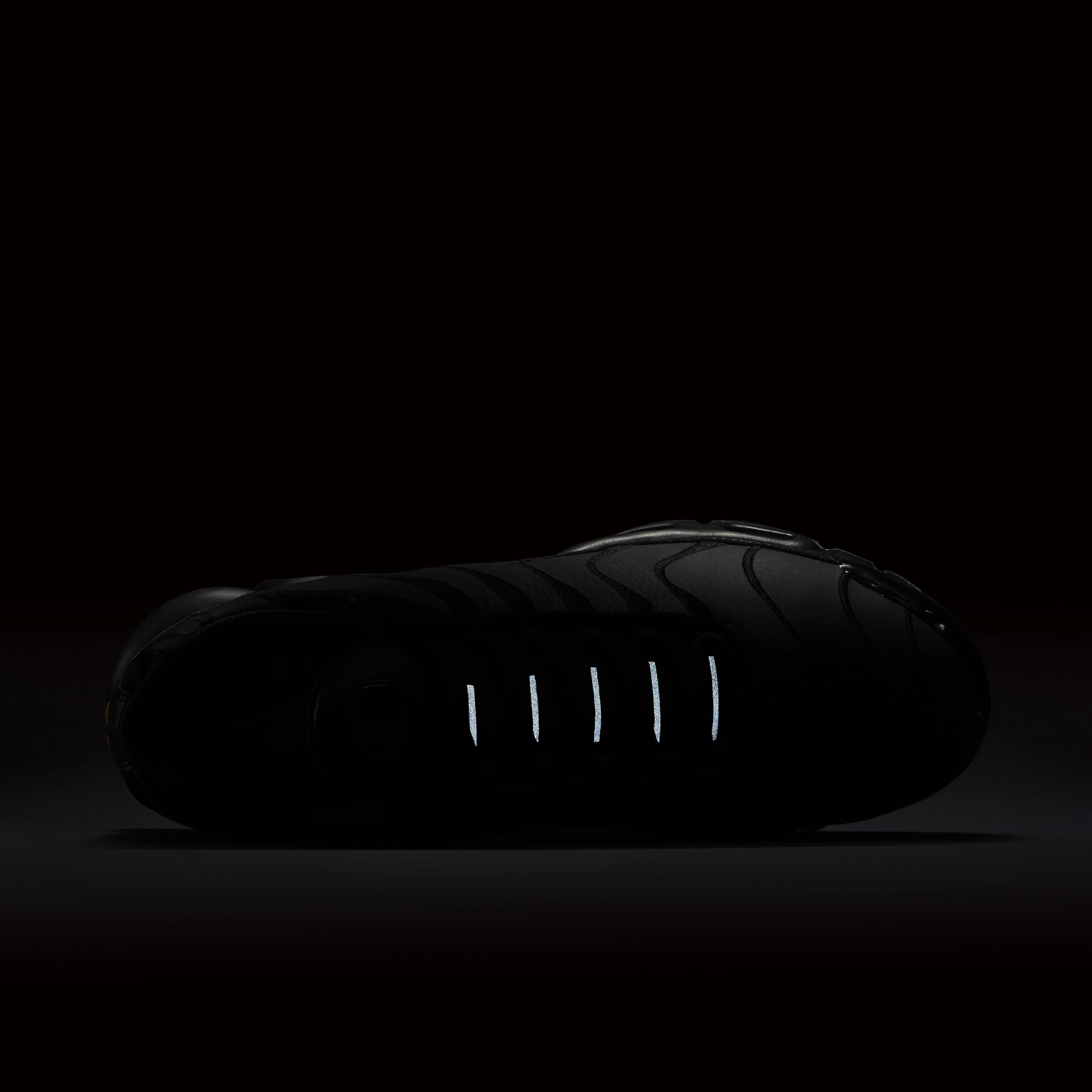 اير ماكس بلاس image number 6