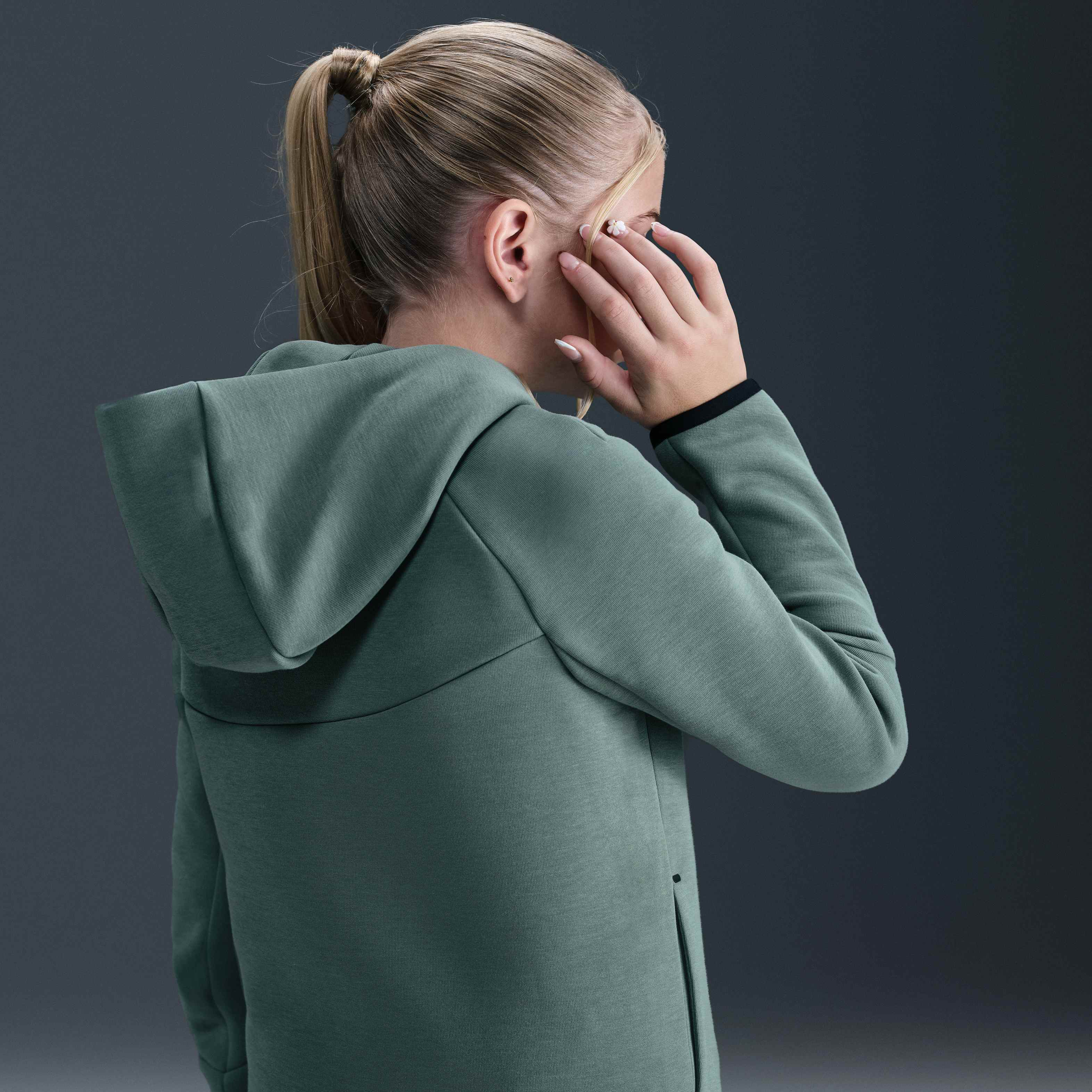 Nike Sportswear Tech Fleece image number 3