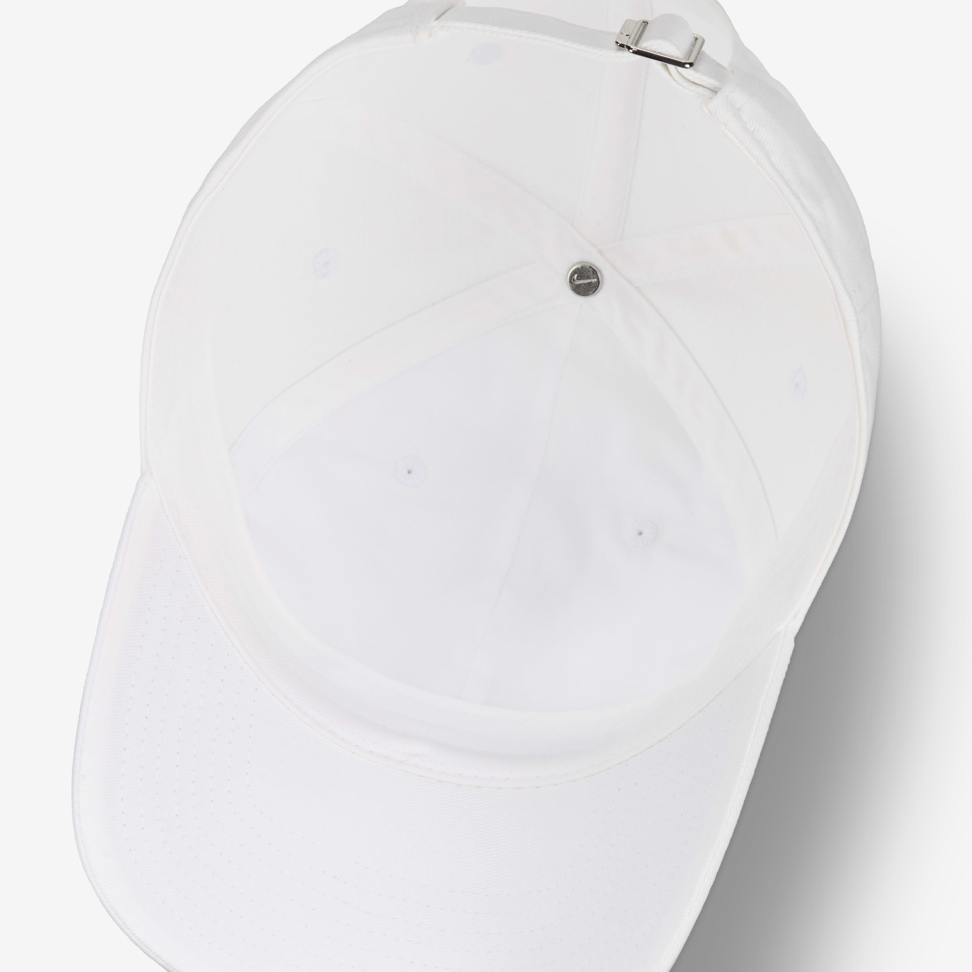 نايكي كلوب image number 4