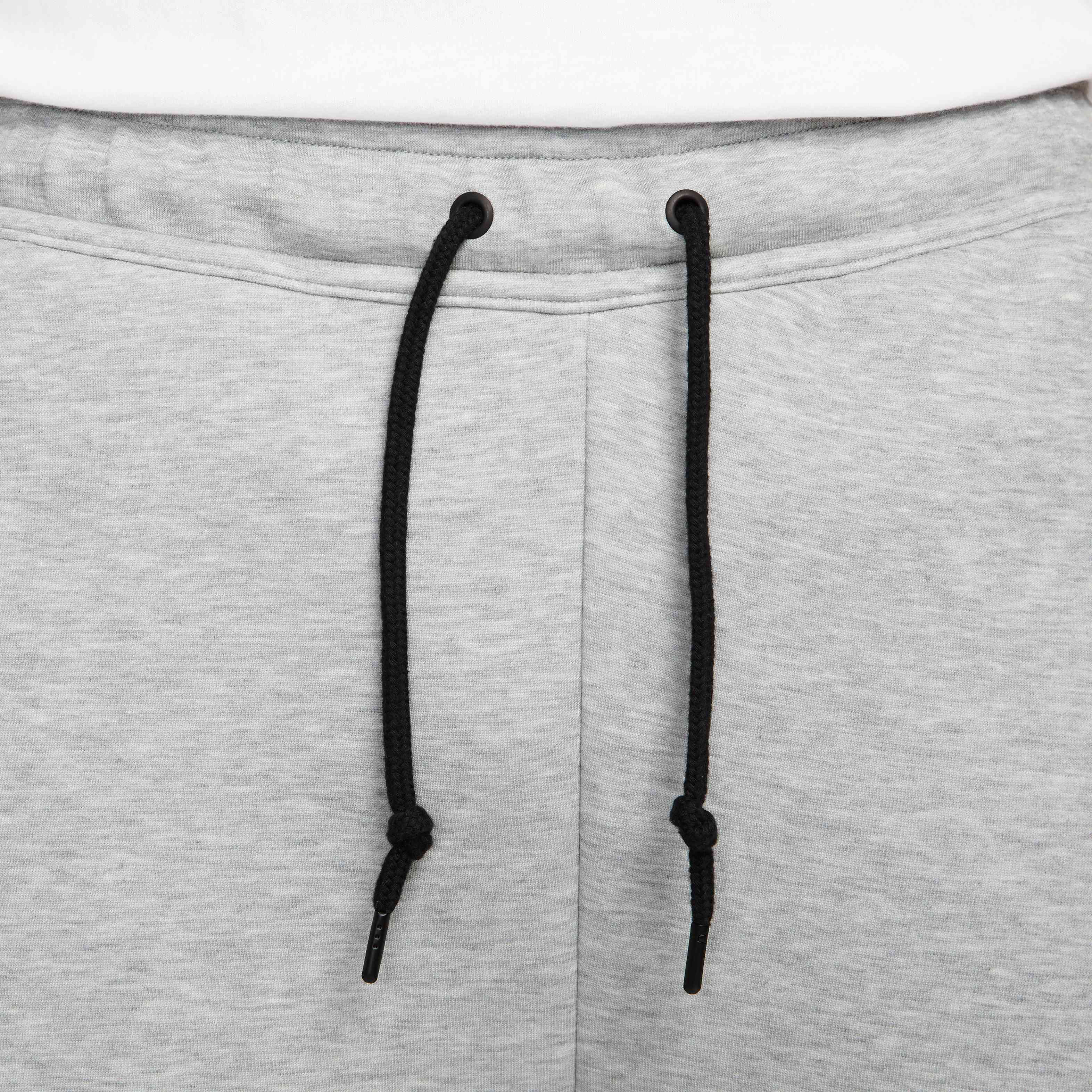 Nike Sportswear Tech Fleece image number 3