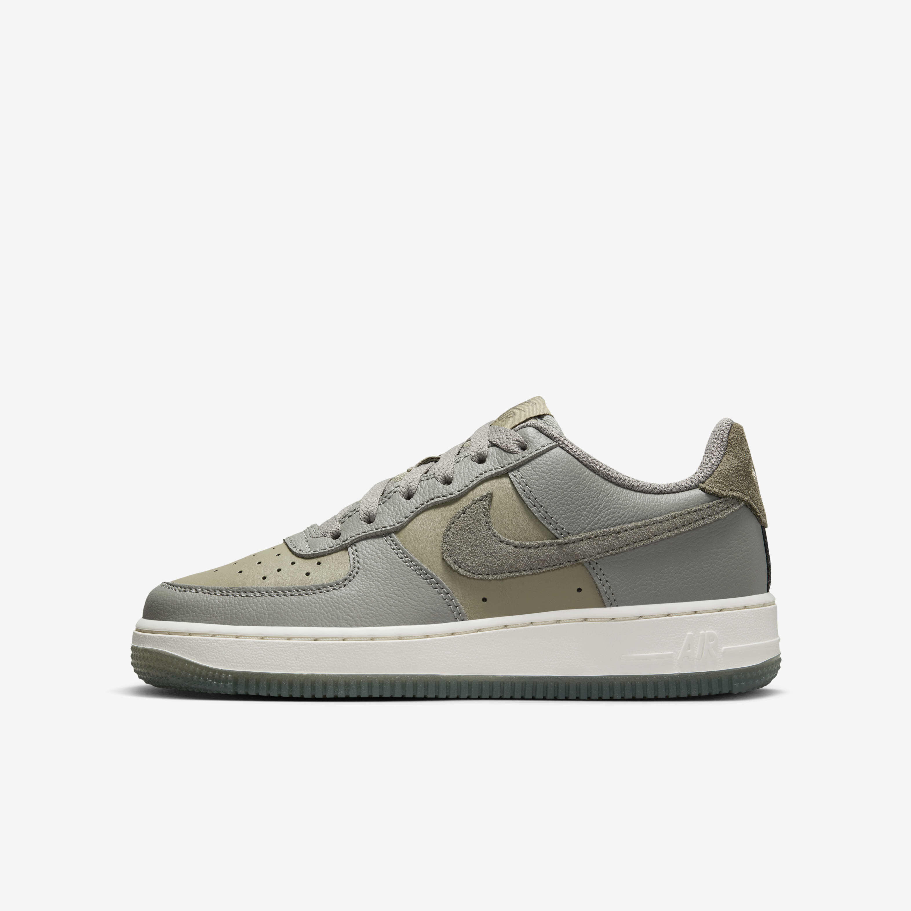 Nike sage low kids top