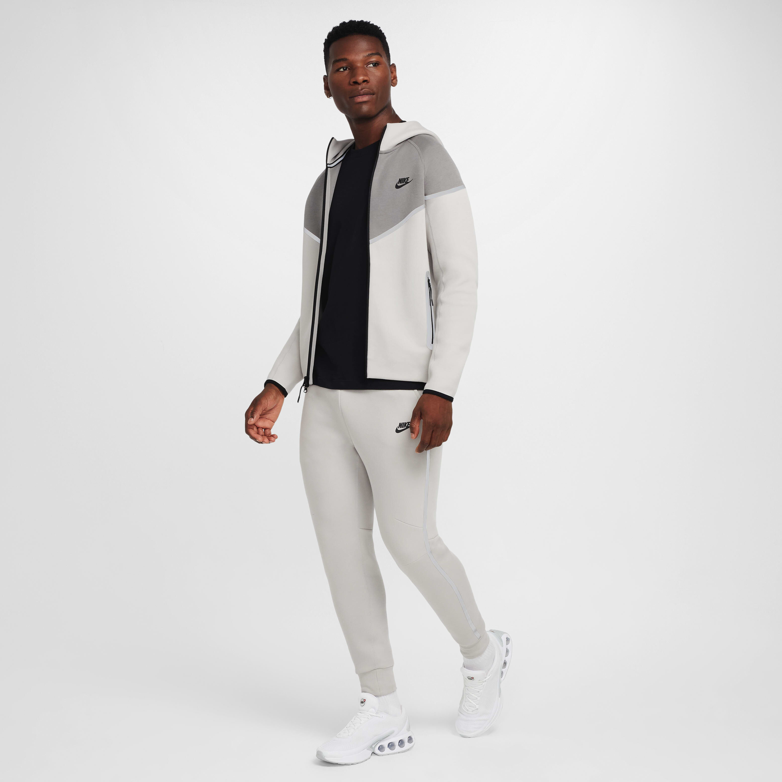 Nike Tech Windrunner image number 7