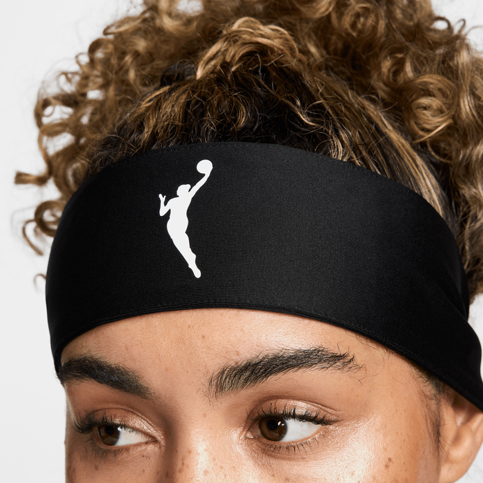 Saudi Wnba Buy WNBA Nike Dri-FIT Head Tie - Black/White @ Nike Saudi