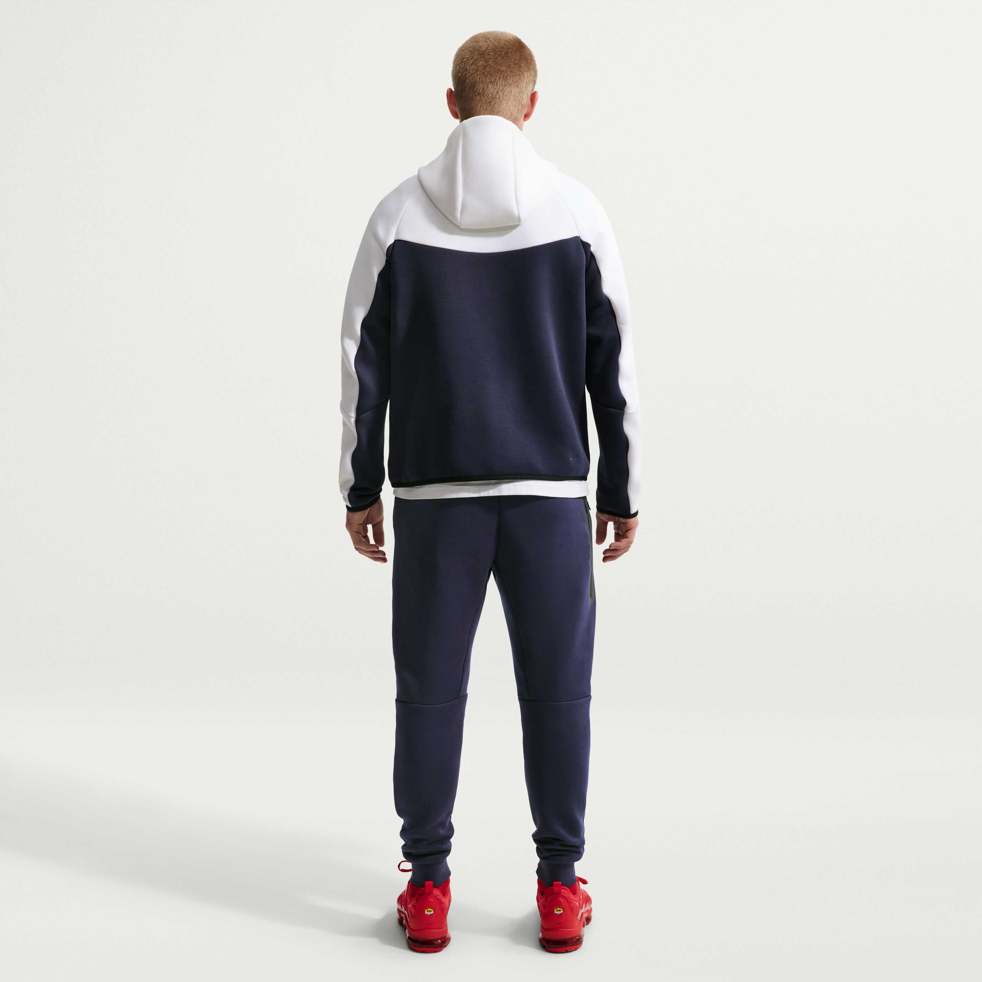 Nike Tech image number 4