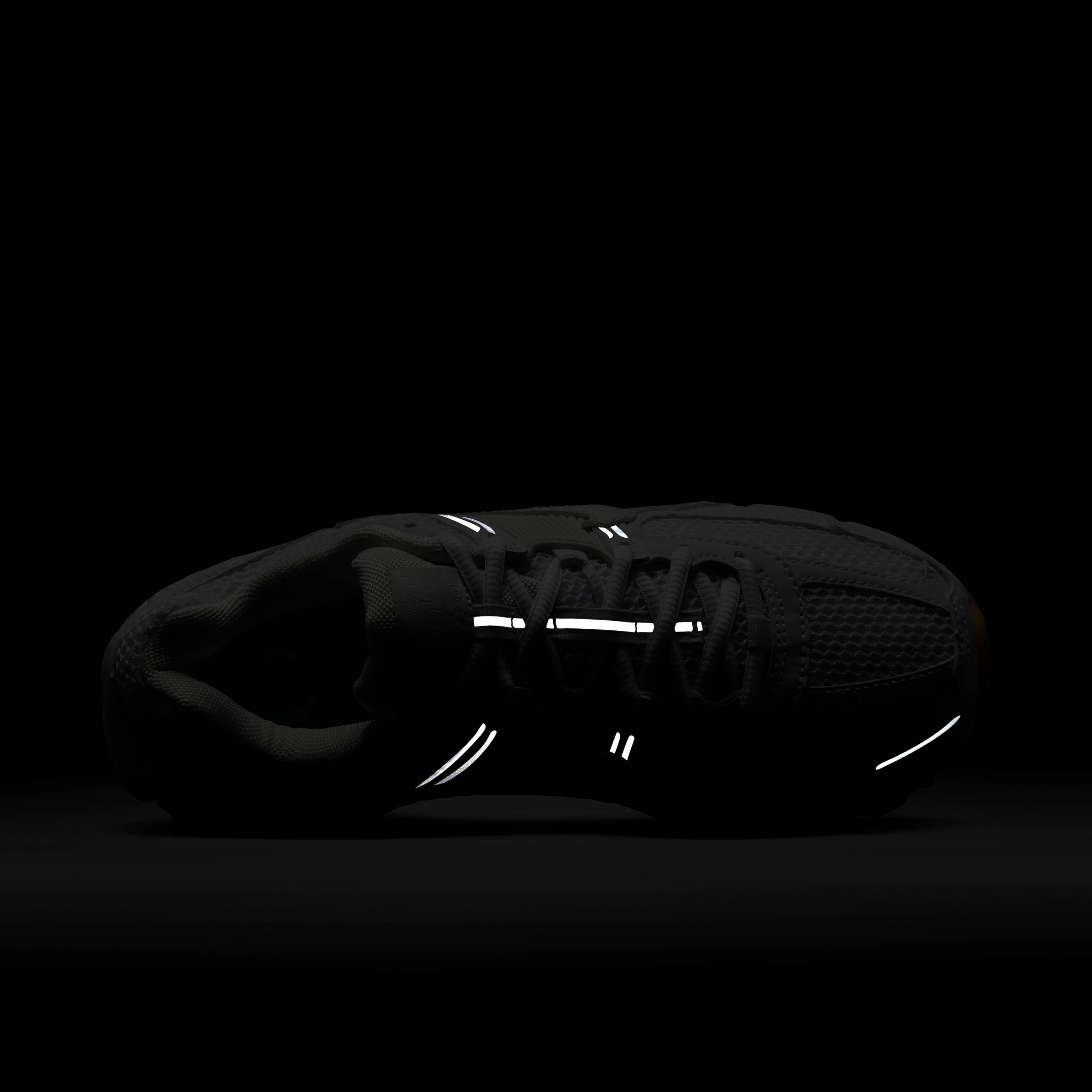 Nike Zoom Vomero 5 image number 8