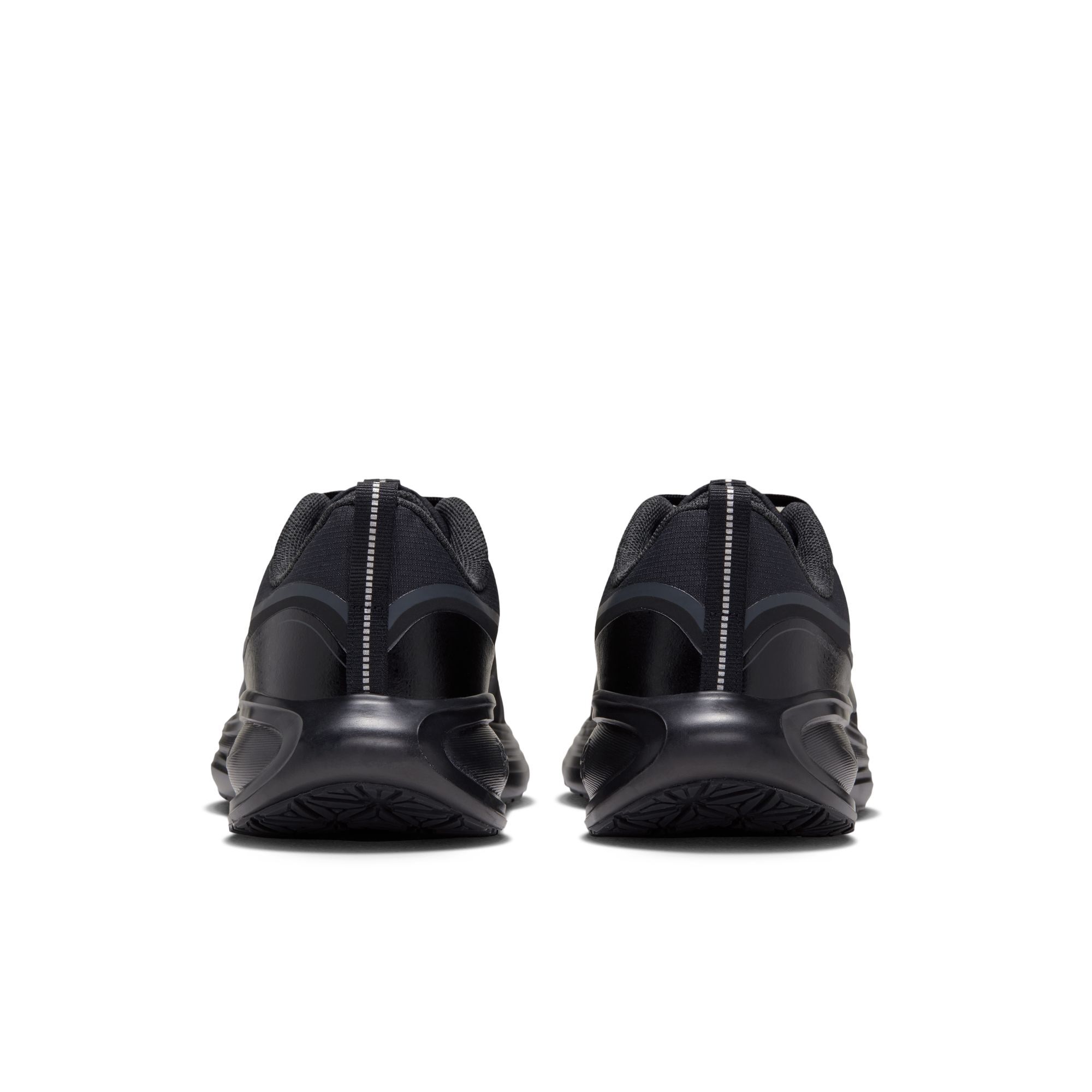 Nike Revolution 8 Utility image number 1