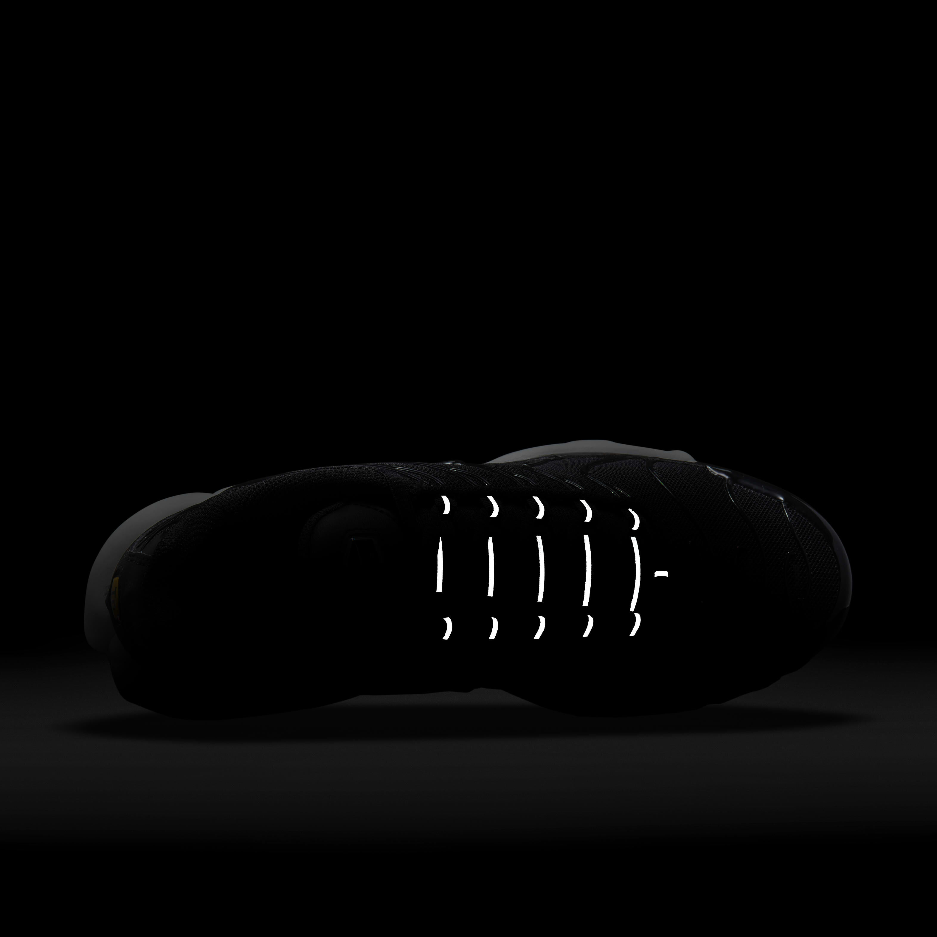 Nike Air Max Plus image number 8