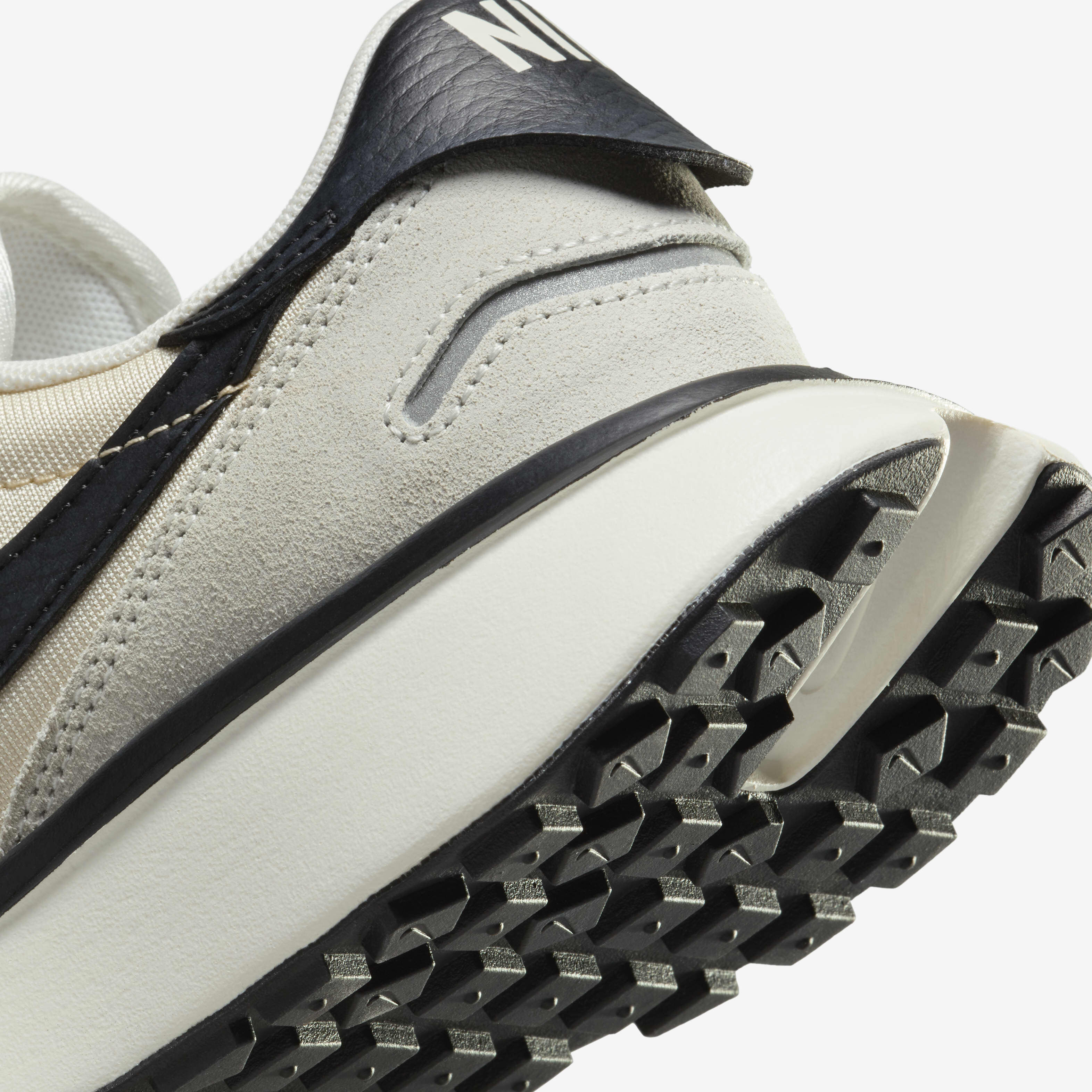 نايكي فينيكس وافل image number 8