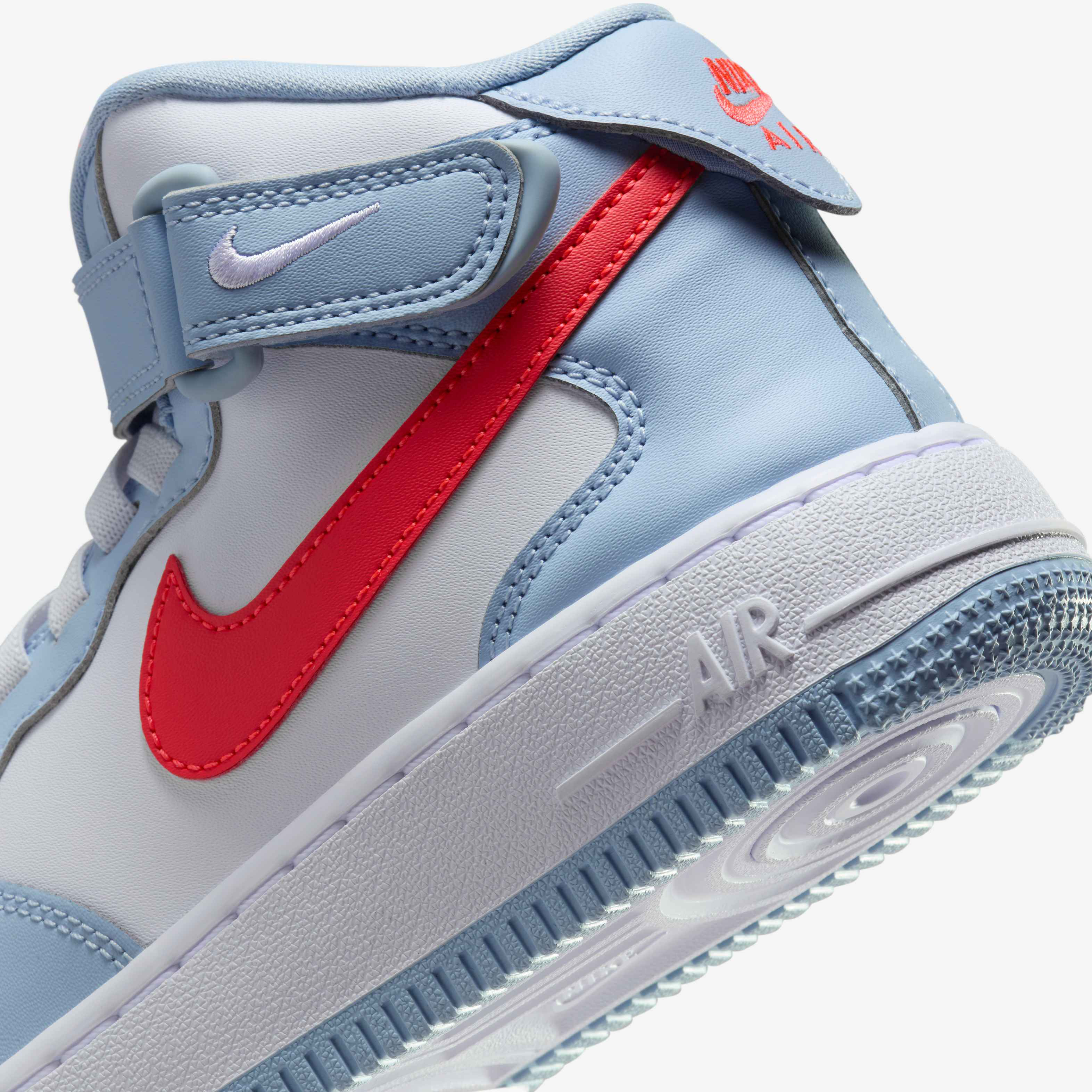 Nike Air Force 1 Mid EasyOn image number 7