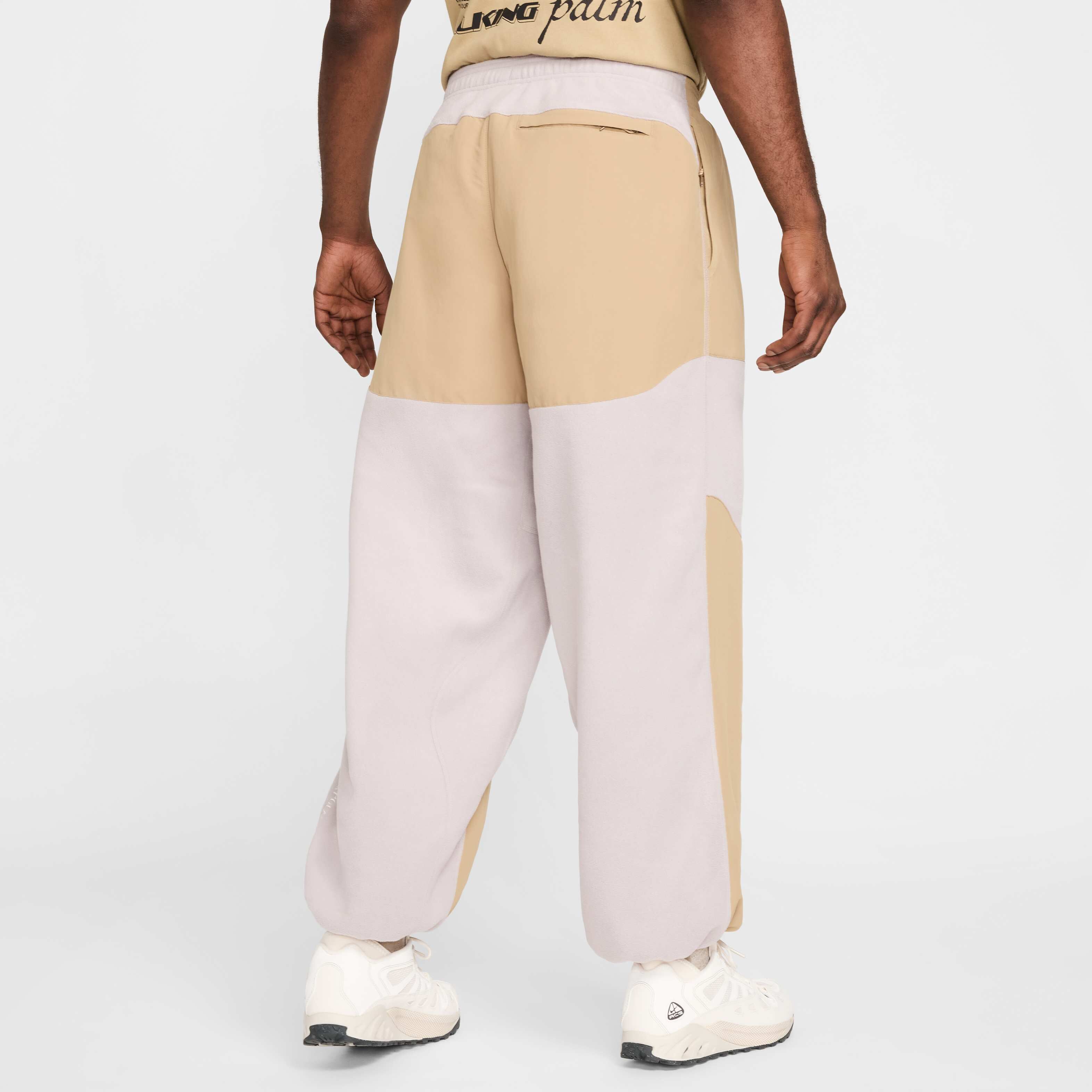 نايكي ايه سي جي 'وولف تري' بلس image number 1