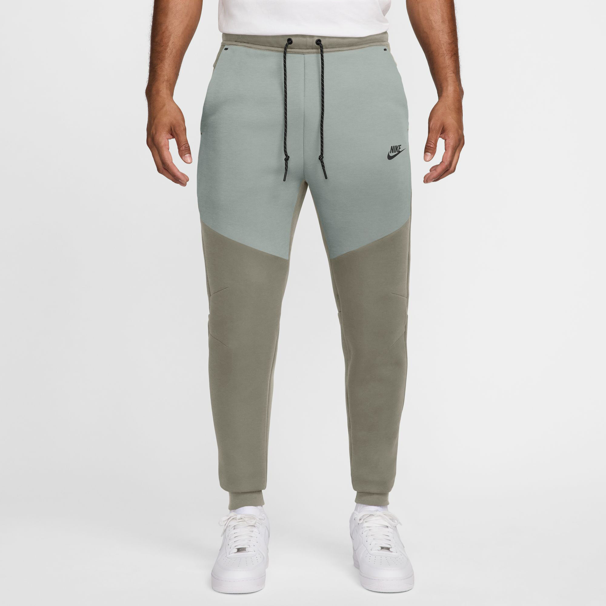 Nike Tech image number 0