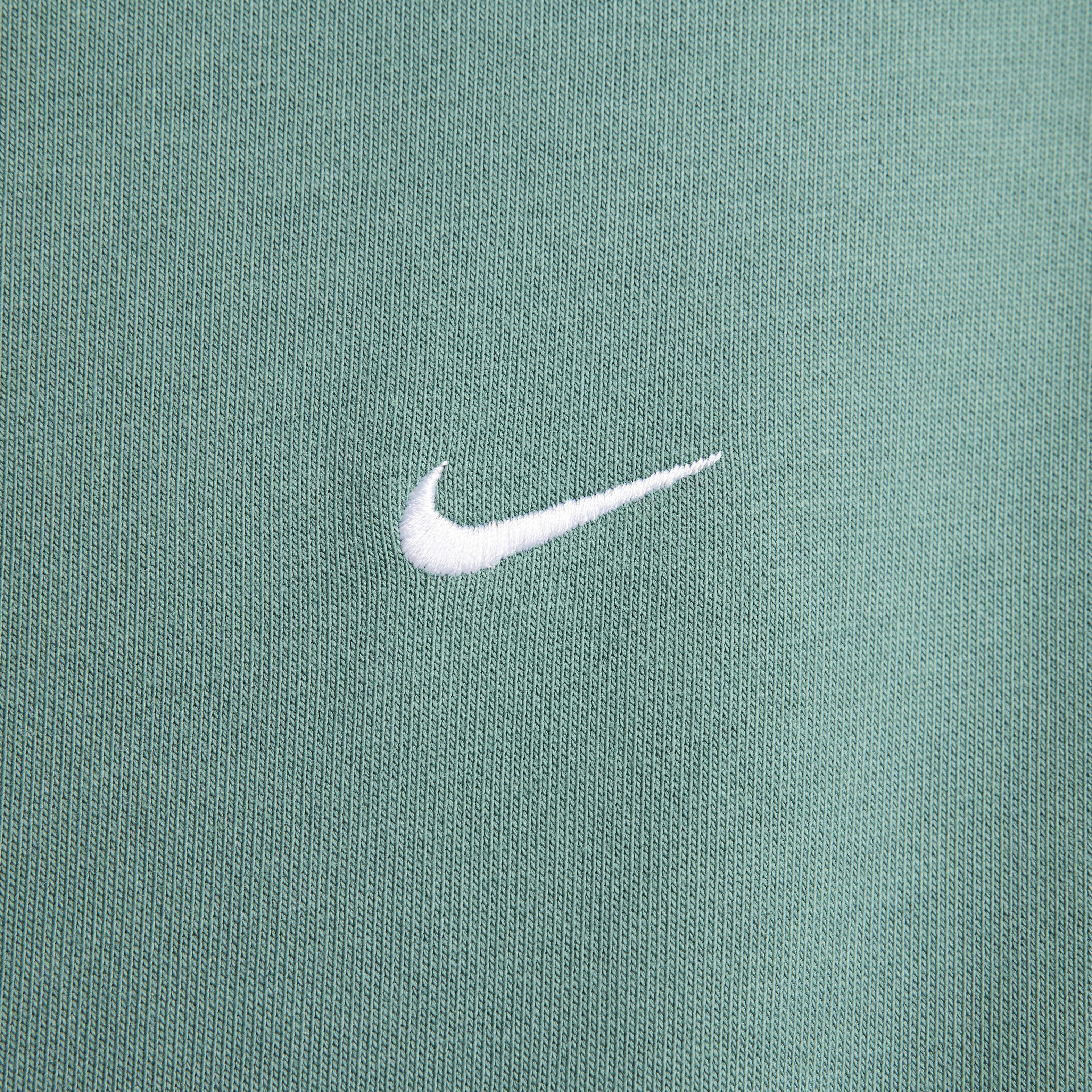 Nike Solo Swoosh image number 3