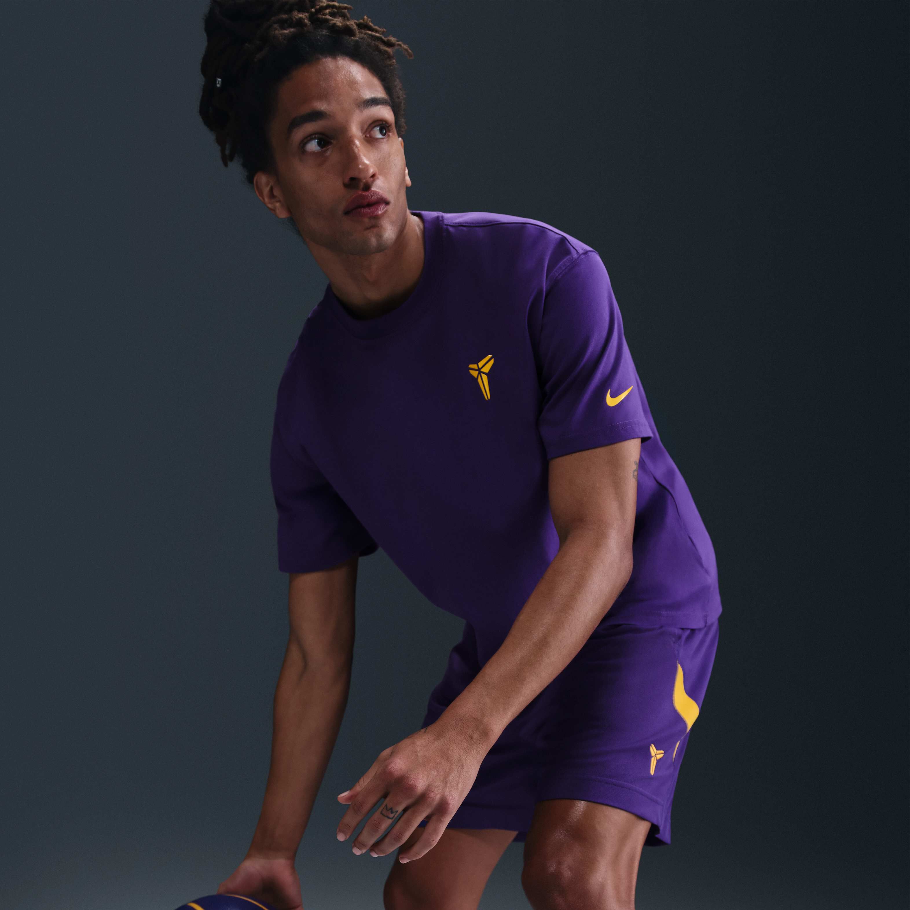Tシャツ・カットソー Nike Kobe Men's Basketball T-Shirt HJ3319-504 Buy Kobe Men's Basketball T-shirt - Field Purple/Amarillo