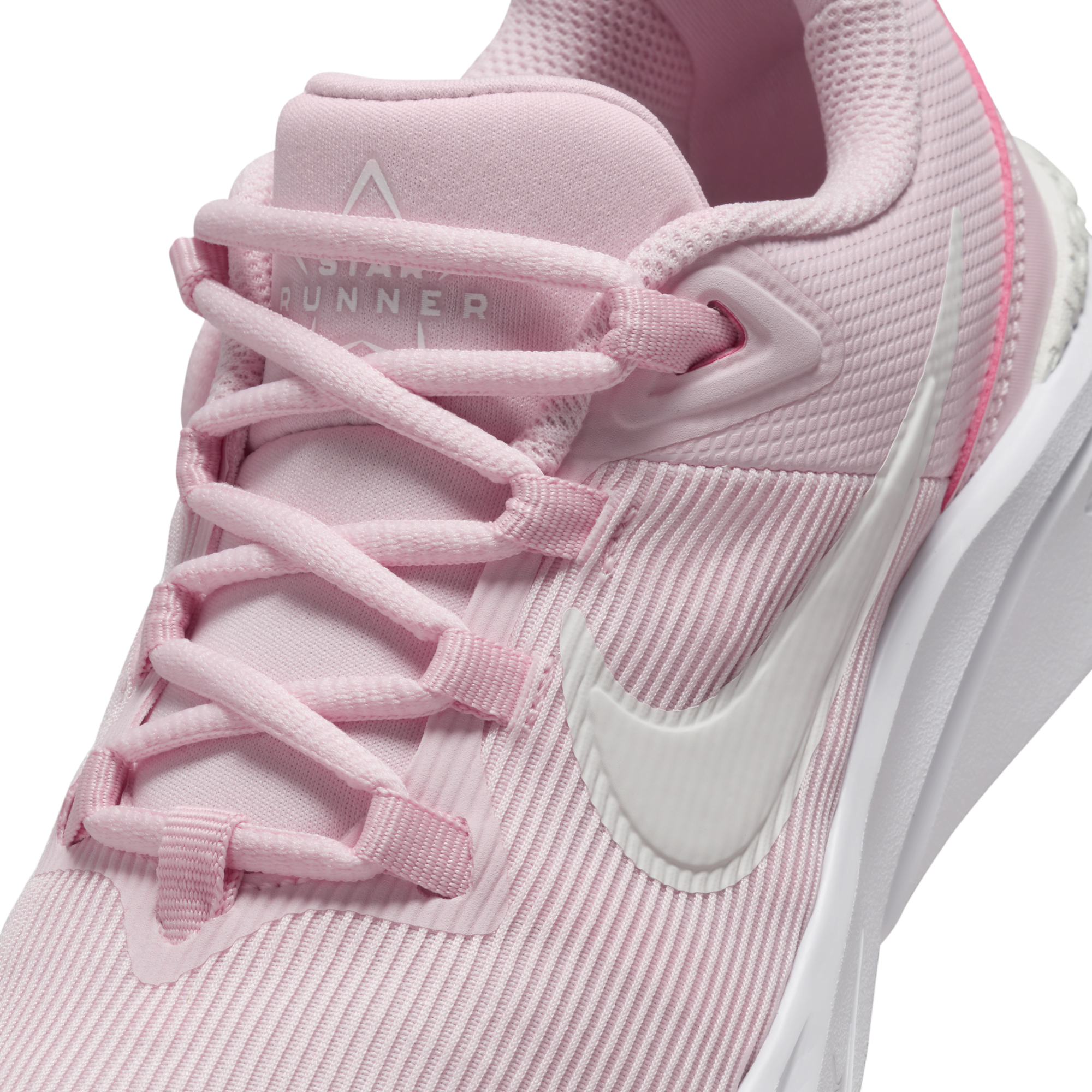 Shop Star Runner 4 Older Kids Road Running Shoes Nike KSA