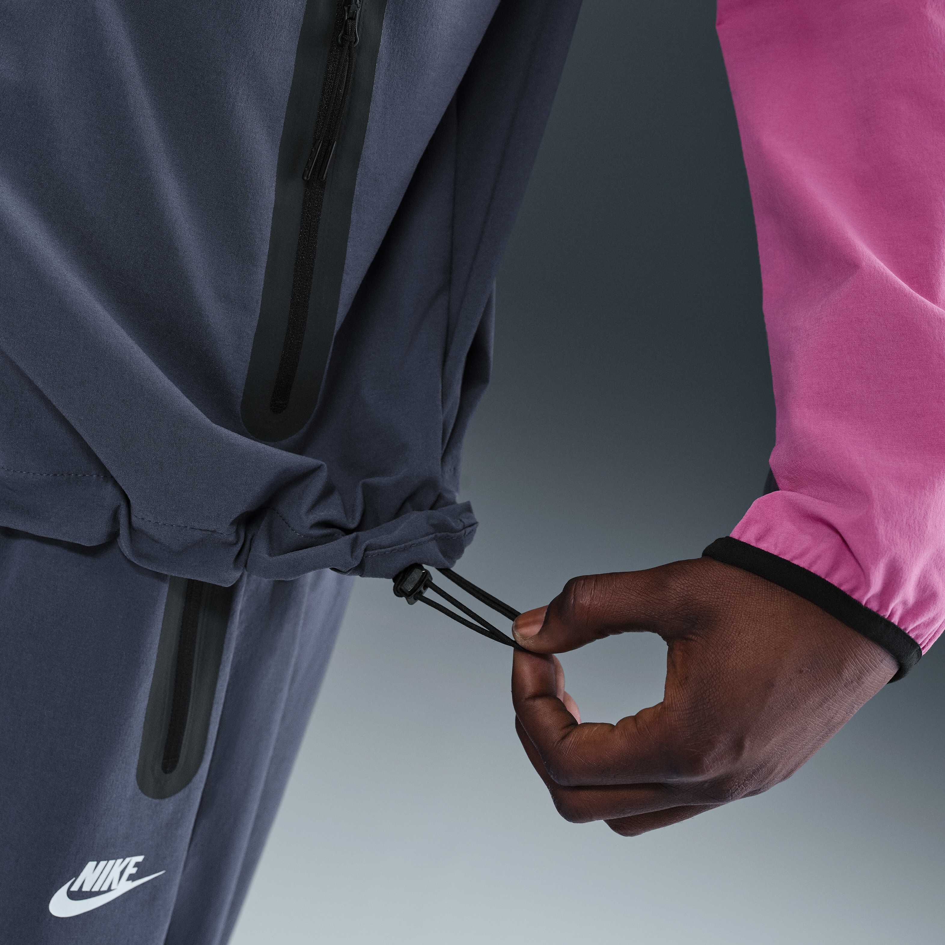 نايكي تك ويندرانر image number 5