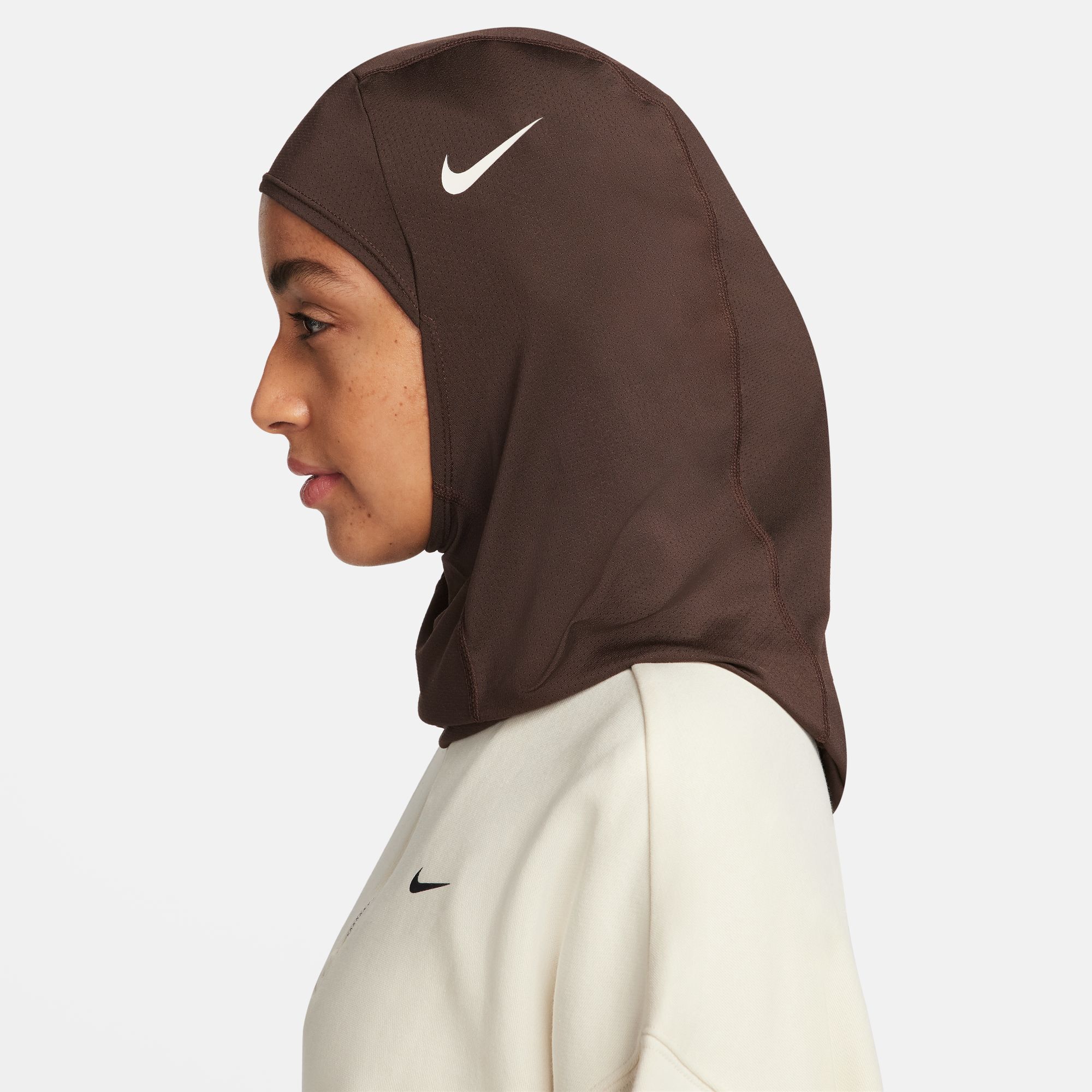 Buy Nike Pro Hijab 2.0 - Baroque Brown/Sail | Nike Saudi