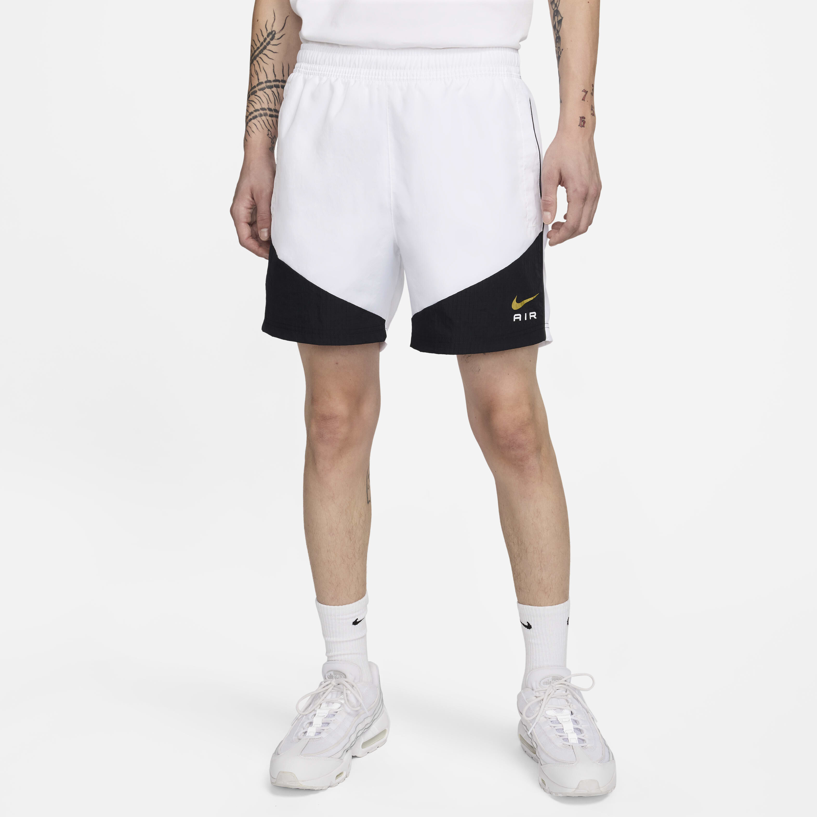 Buy Nike Air Men s Woven Shorts Nike Saudi Official