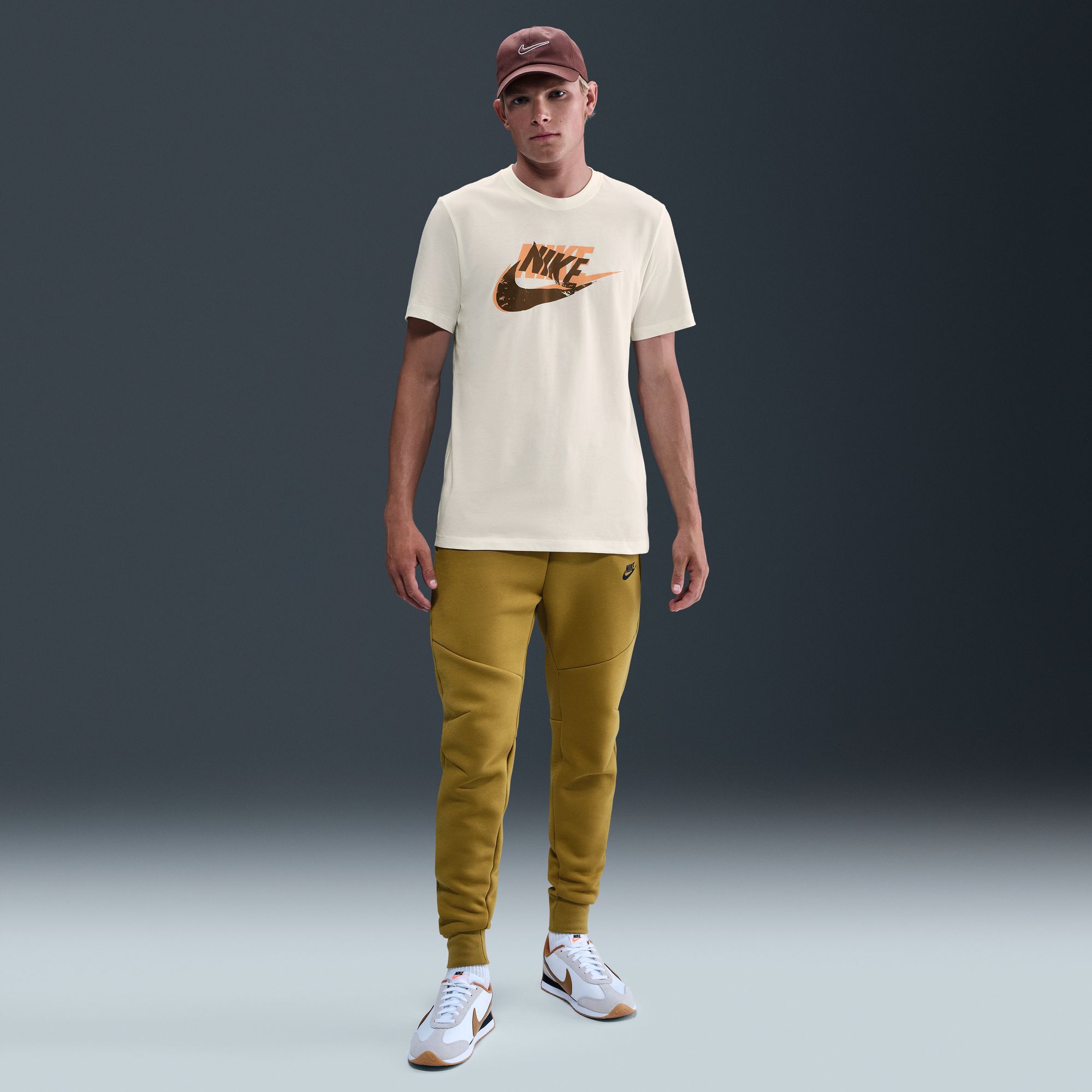 نايكي سبورتسوير image number 0