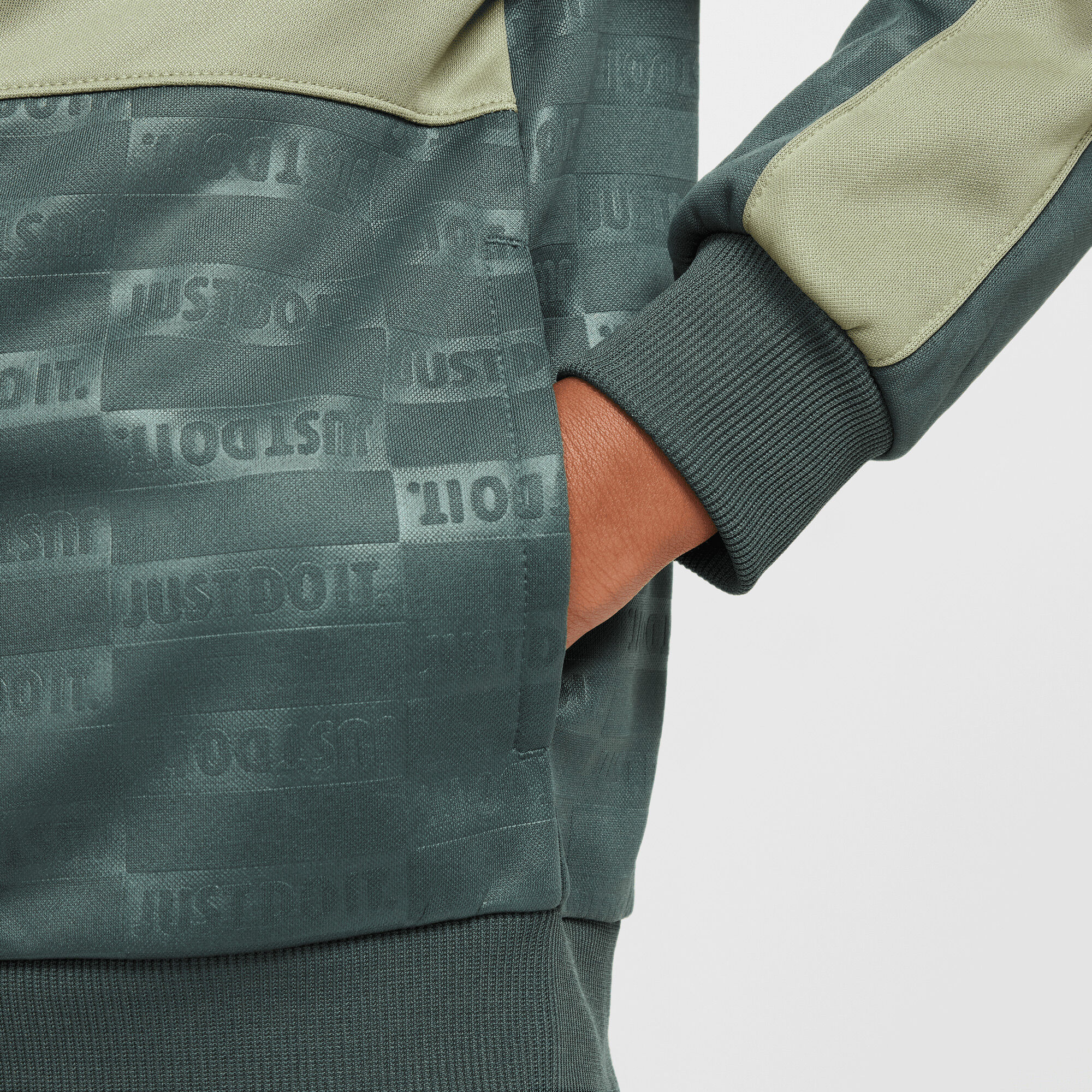 Nike Dri-FIT Sportswear Textured Club image number 4