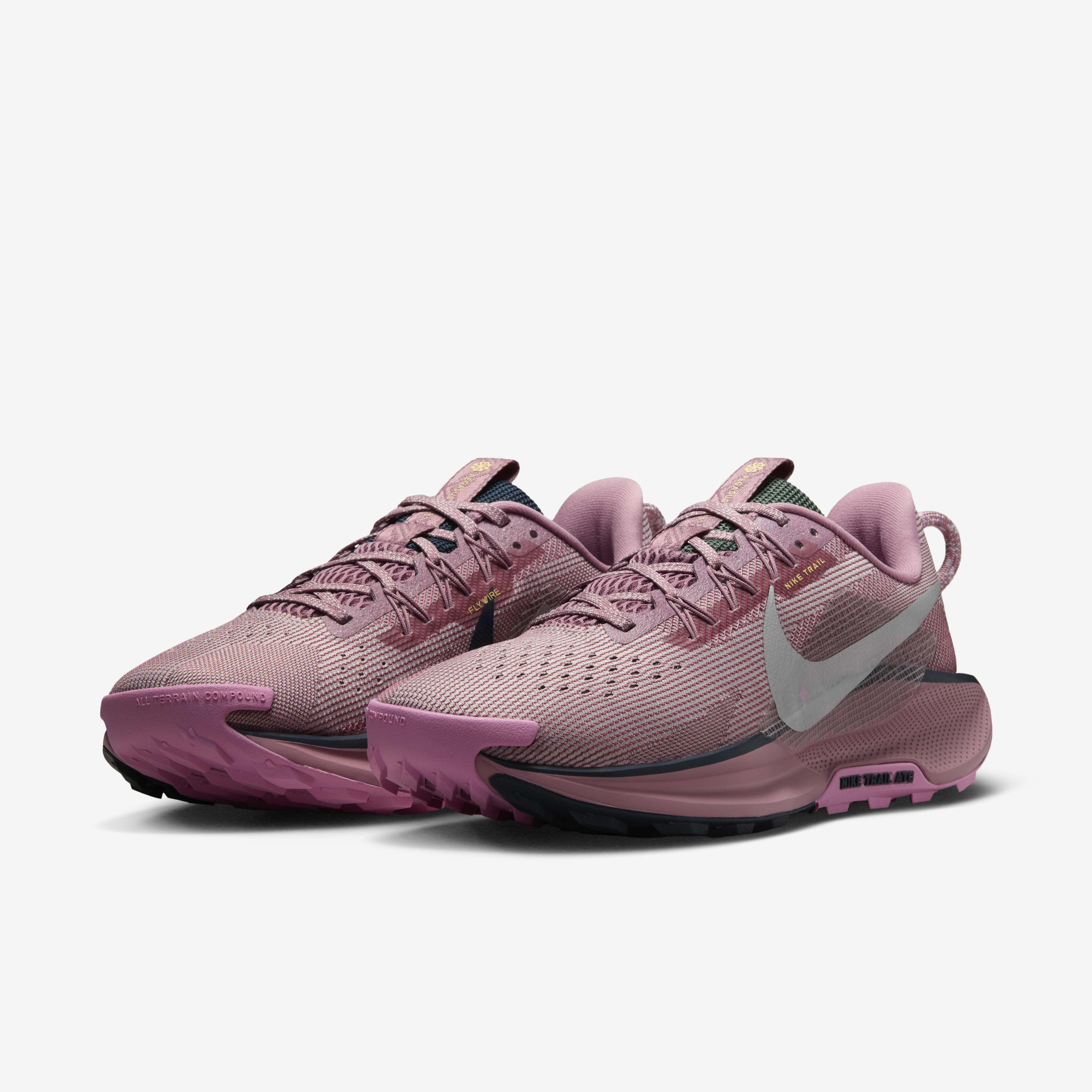 Nike sneakers women 2019 cheap
