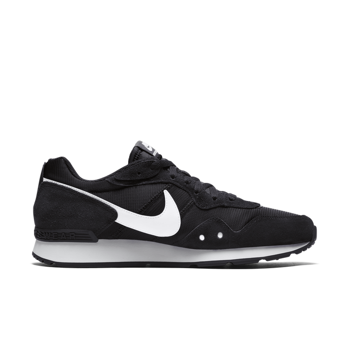 Nike sales internationalist 45.5