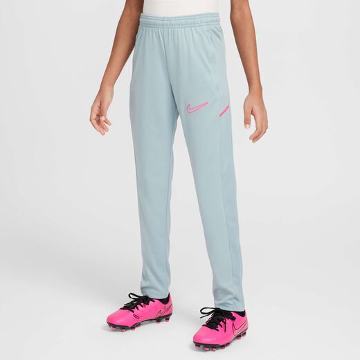 نايكي أكاديمي