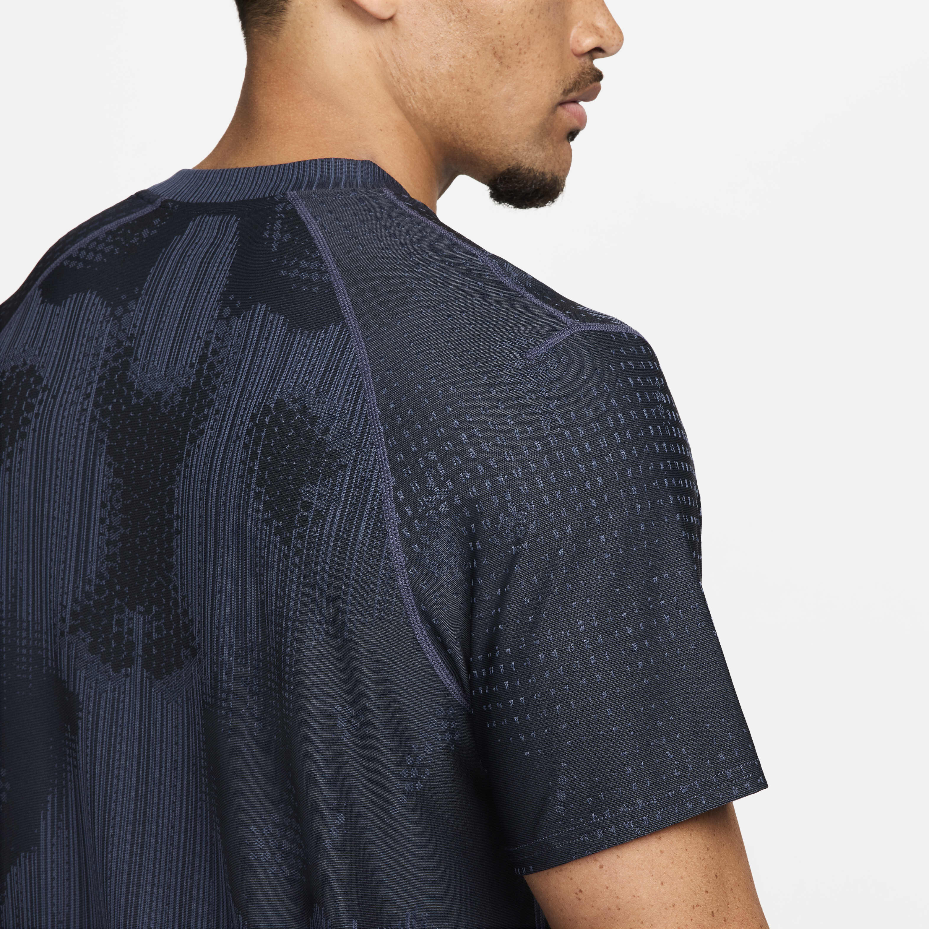 Nike APS image number 3