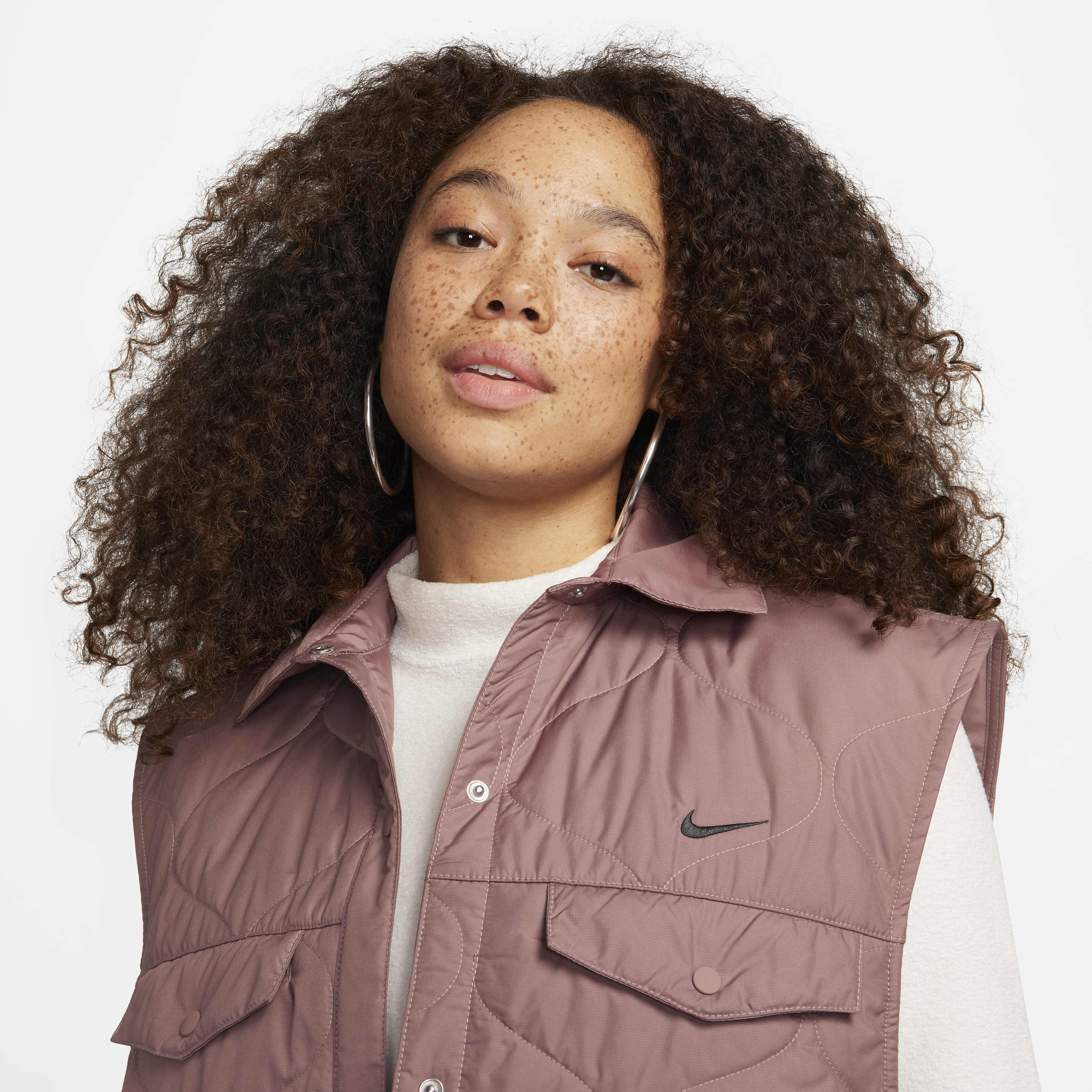 Nike Sportswear Essential image number 2