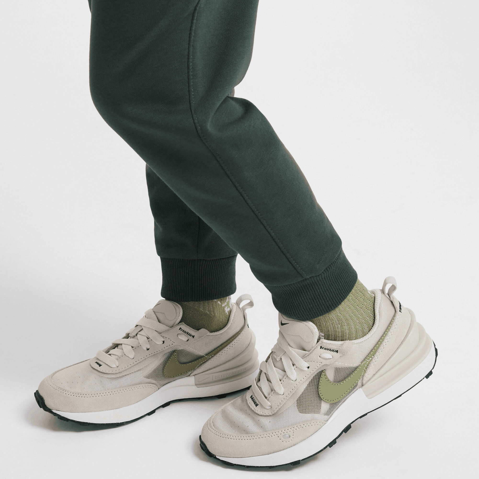 نايكي سبورتسوير "اكسبريس يور سيلف" image number 4