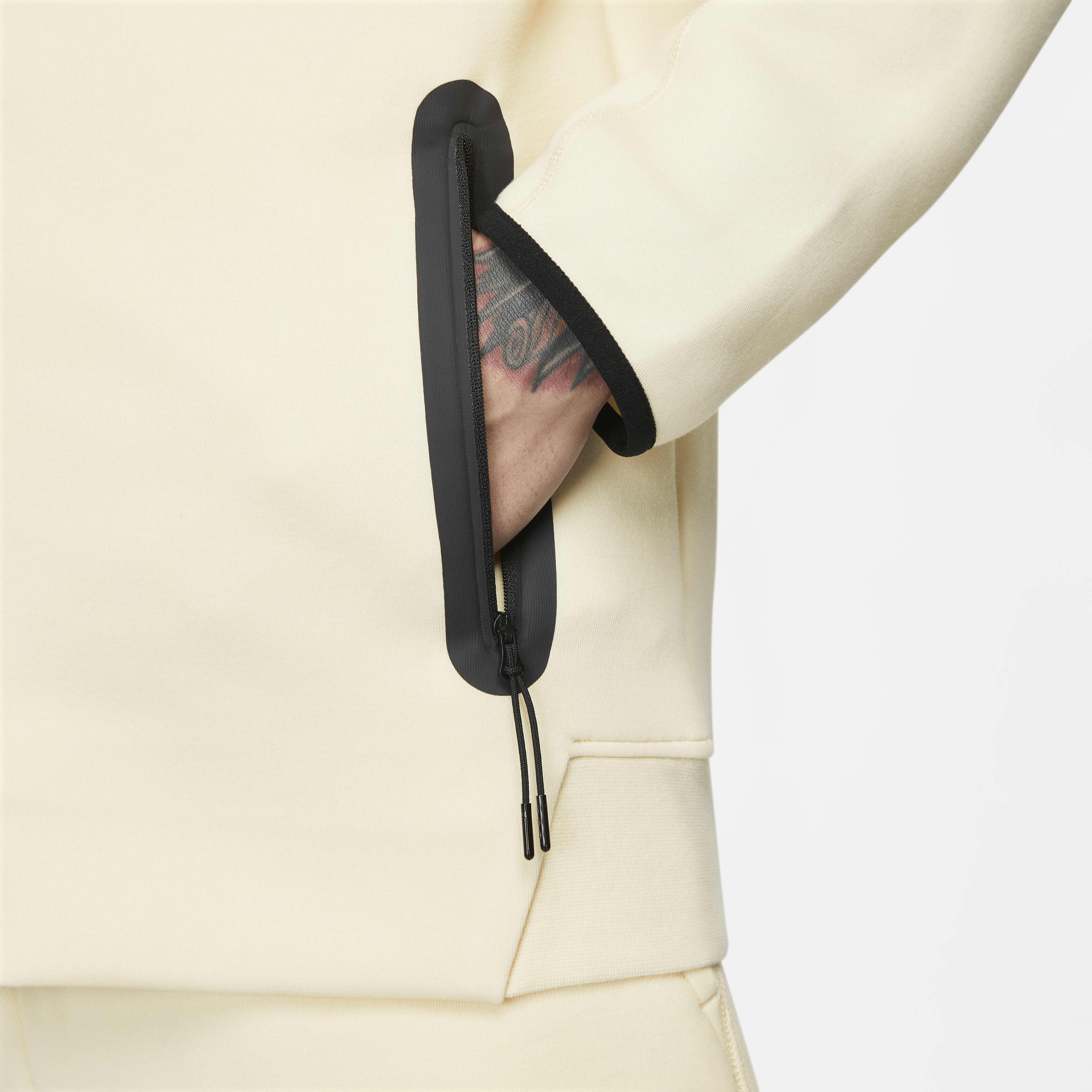 نايكي سبورتسوير تك فليس ويندرانر image number 4