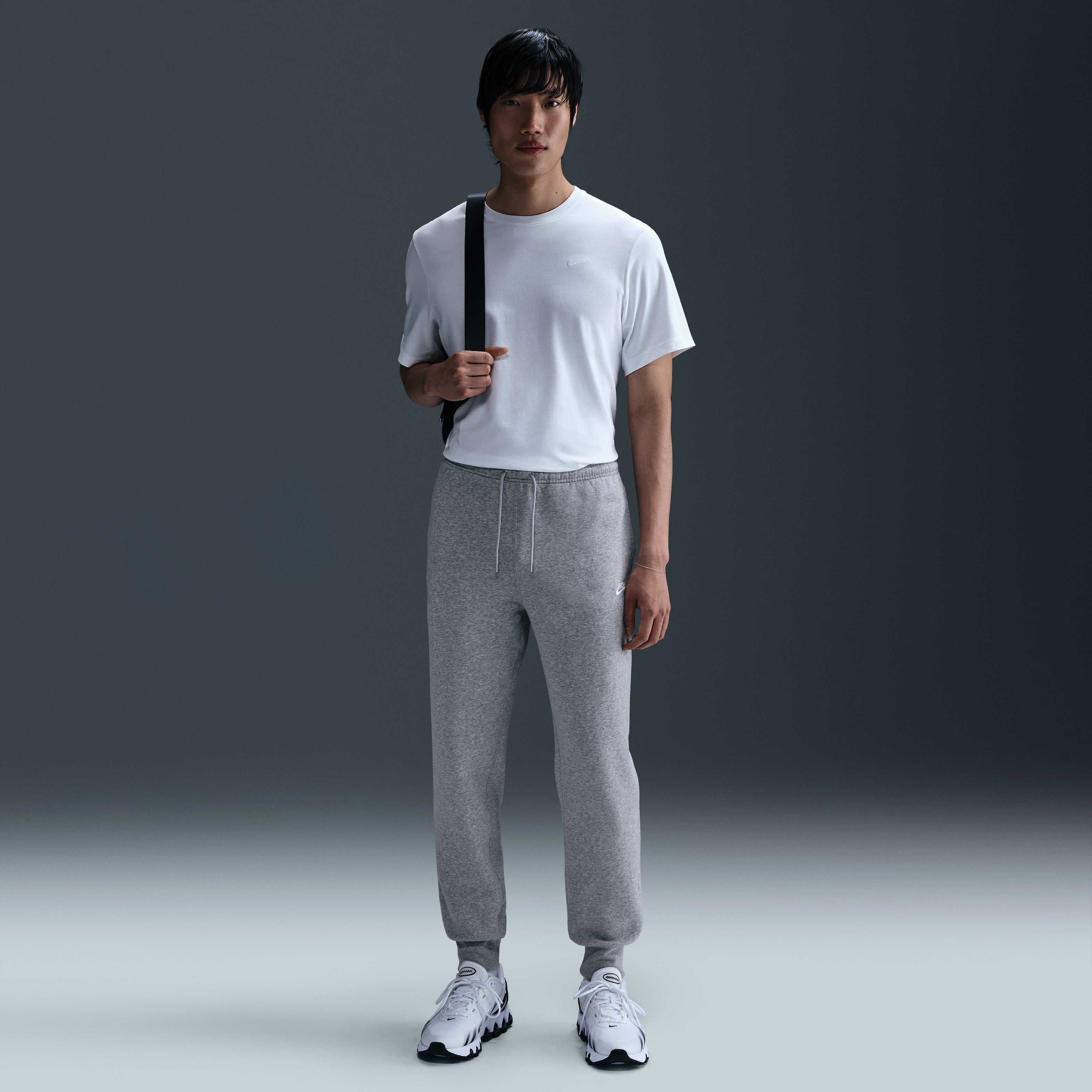 ★★Nike★★ Club Woven Jogger M Light Smoke GreyWhiteSmoke Nike Club Men's Oversized Woven Track Pants. Nike.com